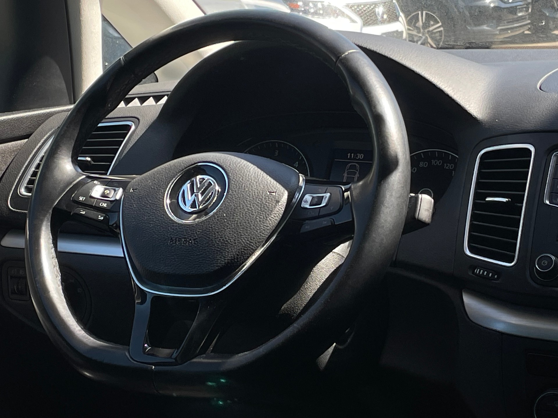 VW Sharan 2.0 TDI BMT Comfortline DSG 7 PLACES-image-5