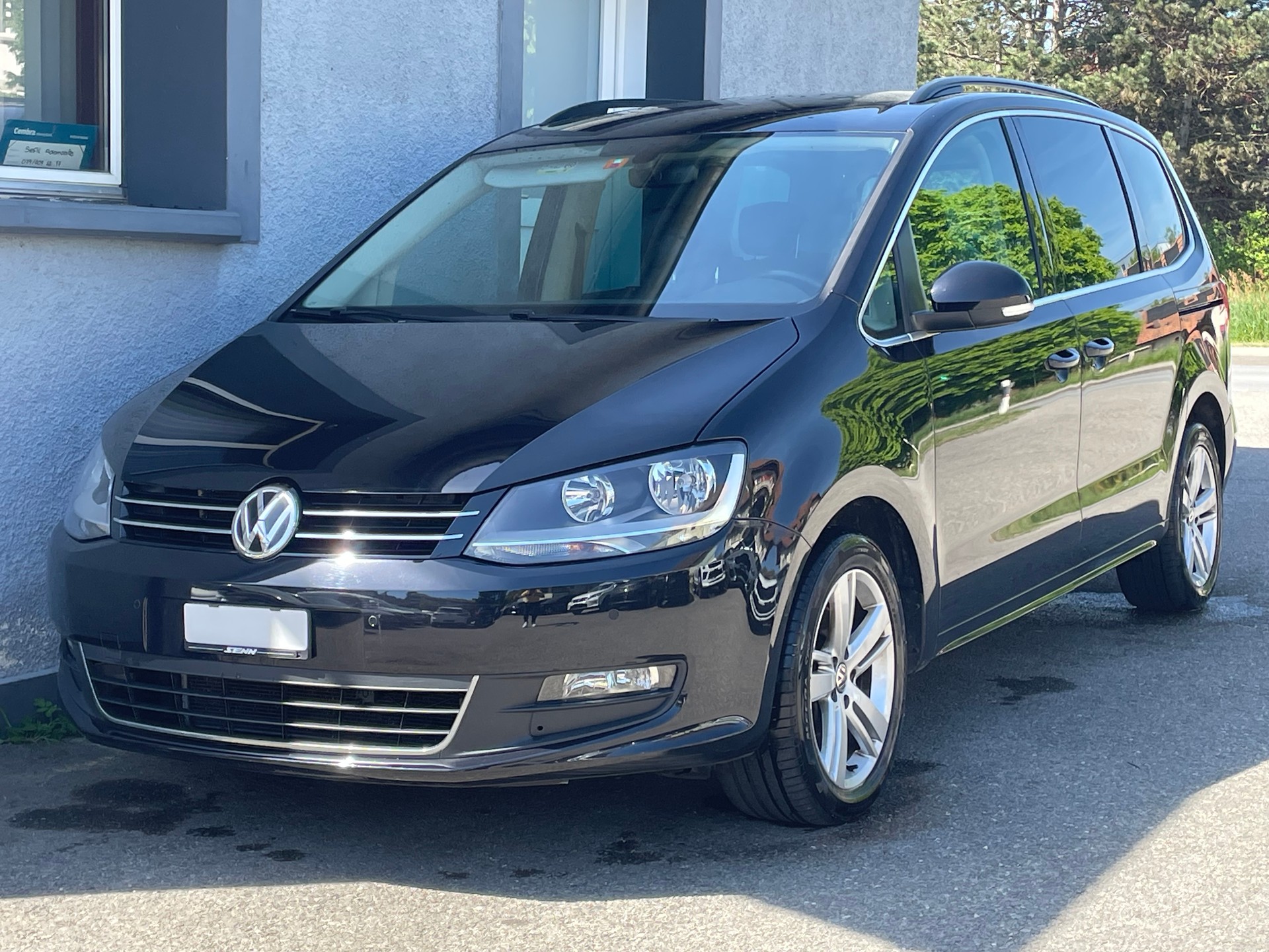 VW Sharan 2.0 TDI BMT Comfortline DSG 7 PLACES-image-1