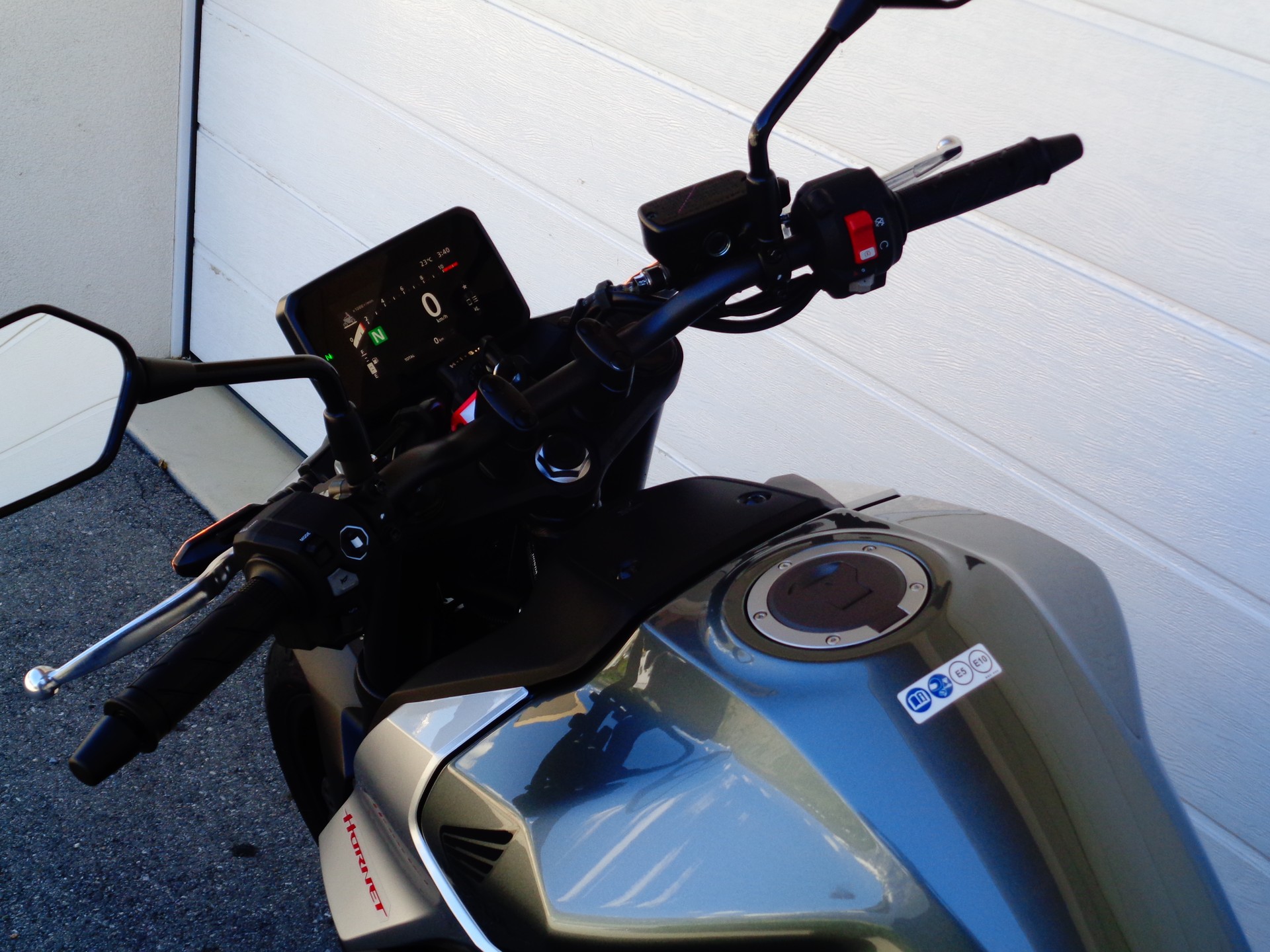 HONDA CB 750 Hornet E-Clutch EC-image-15