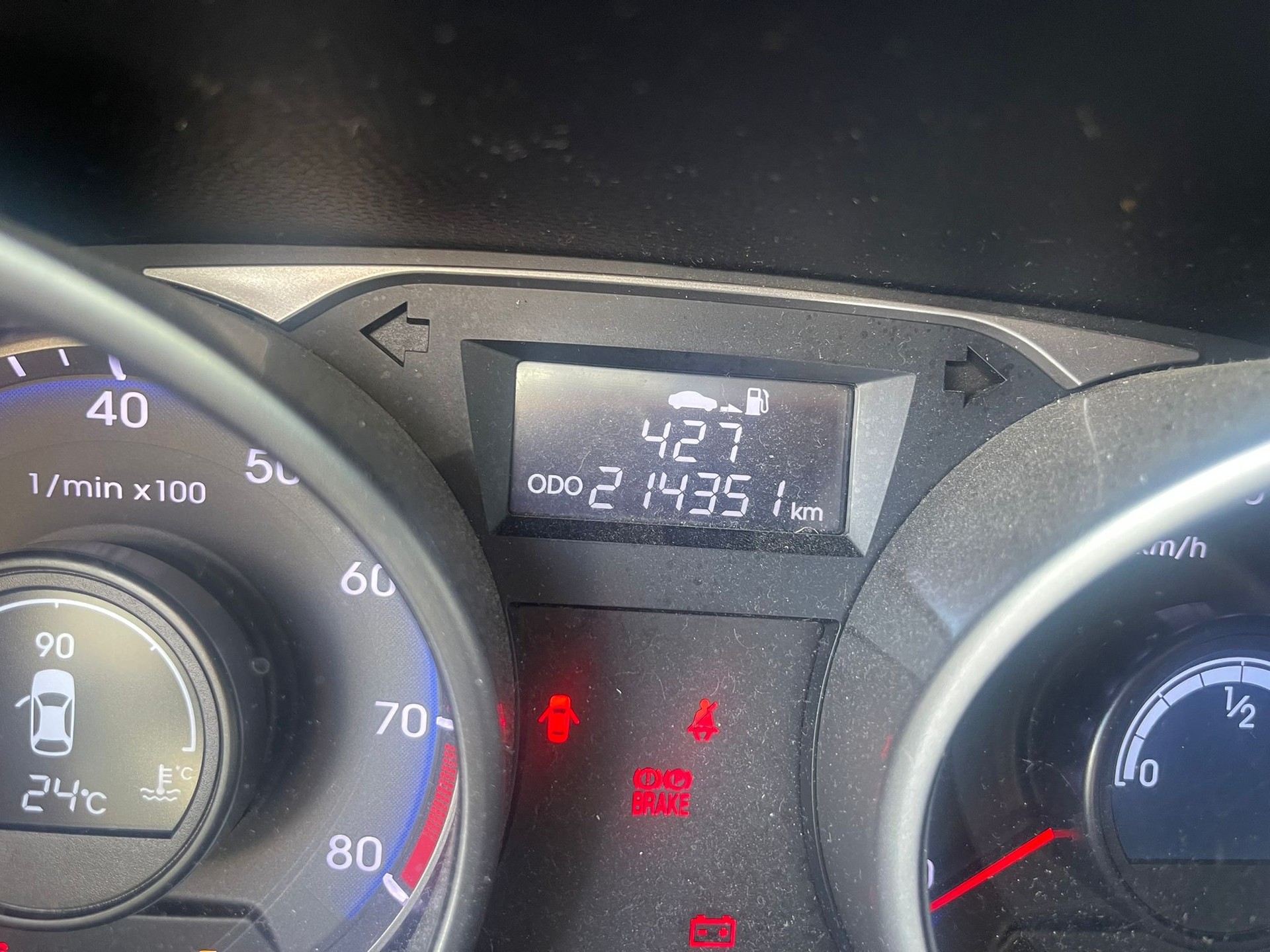 HYUNDAI iX 35 2.0 Premium 4WD-image-8