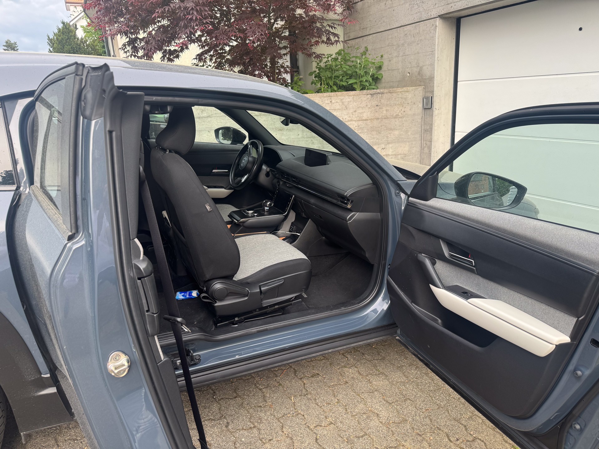 MAZDA MX-30 e-Skyactiv Ambition Plus-image-3