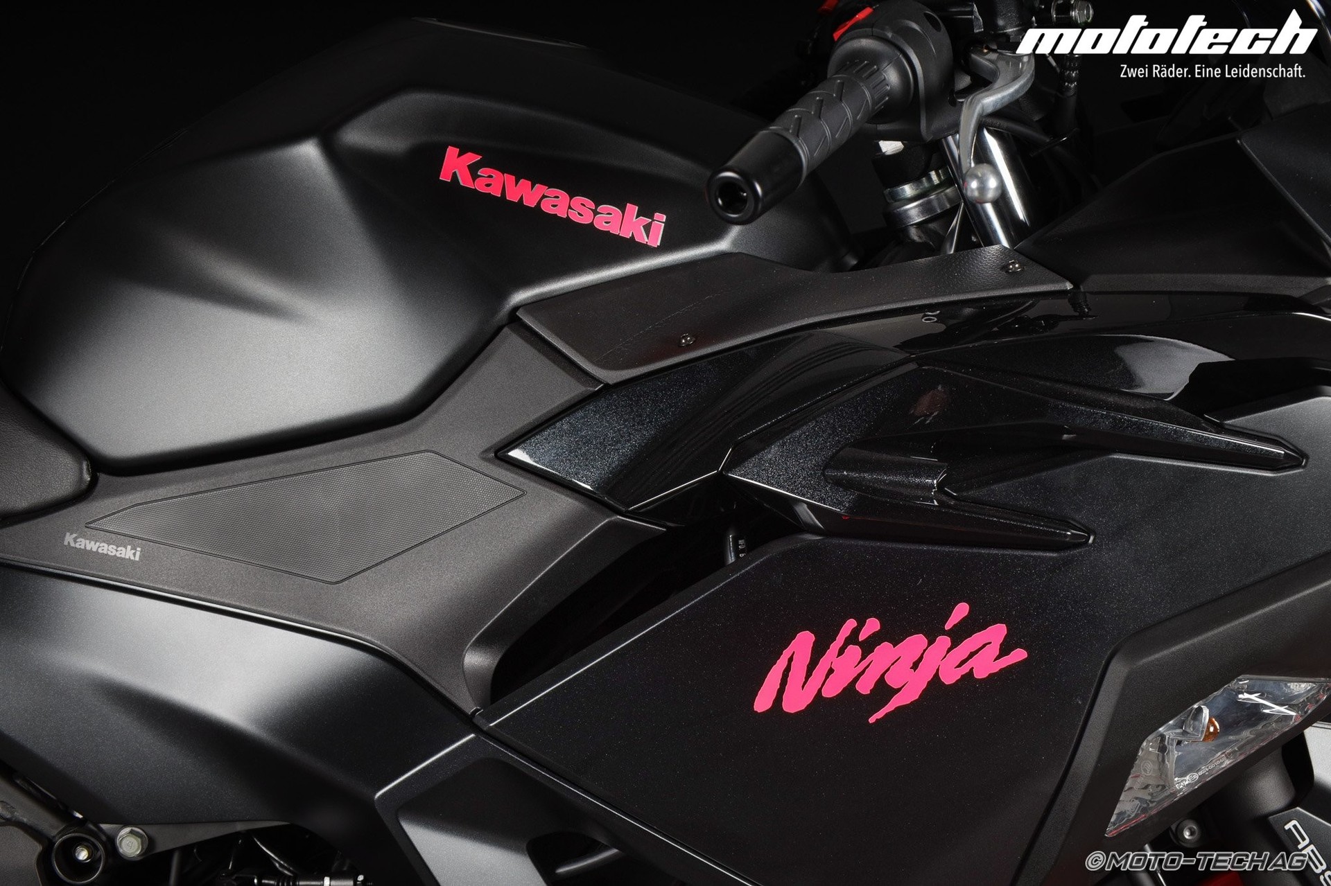 KAWASAKI Ninja 500 MY26 PINK EDITION-image-7