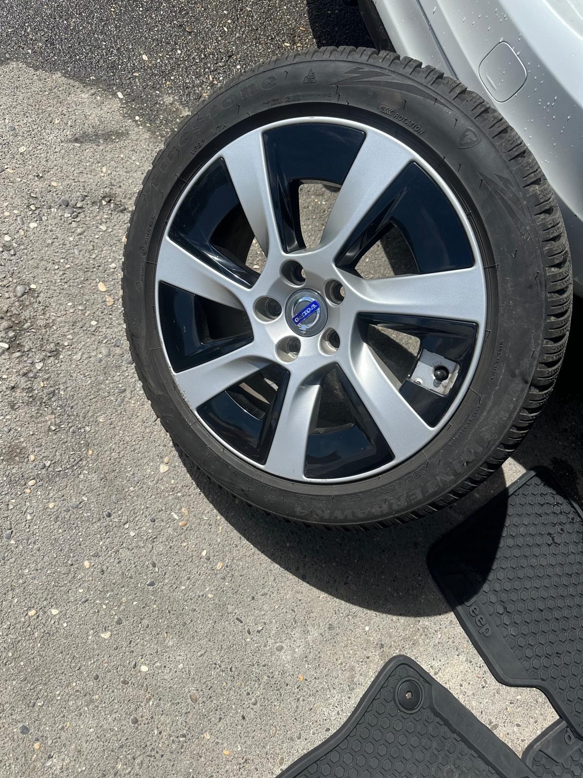 VOLVO V60 D6 AWD Plug-in Hybrid Summum Geartronic-image-14