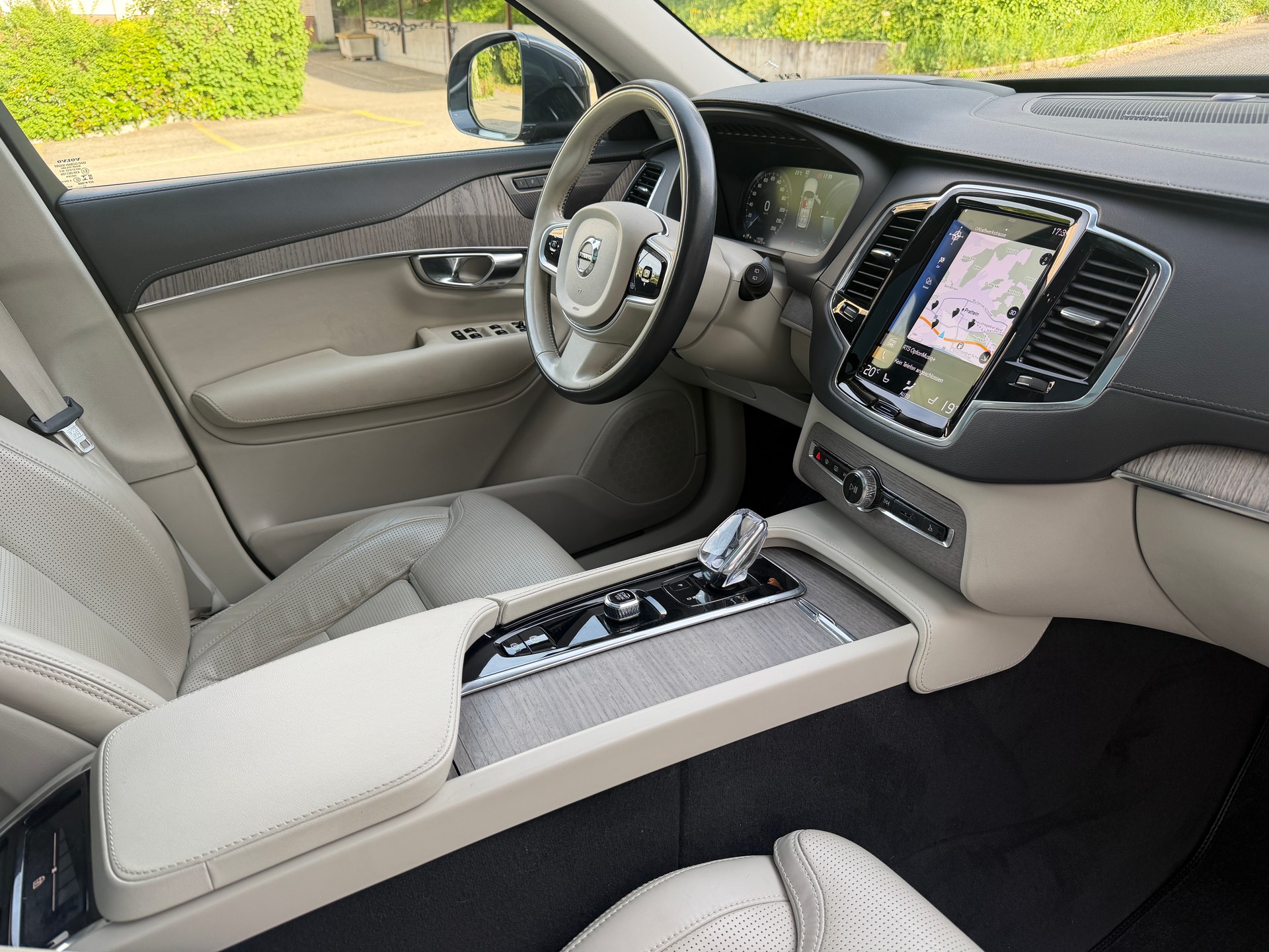 VOLVO XC90 T8 eAWD Inscription 7Plätze. eAWD-image-14