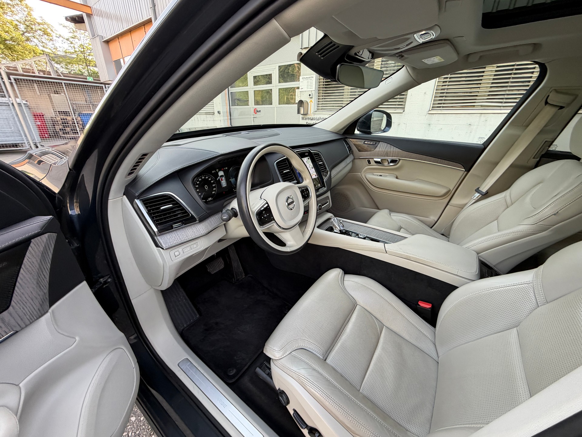VOLVO XC90 T8 eAWD Inscription 7Plätze. eAWD-image-18
