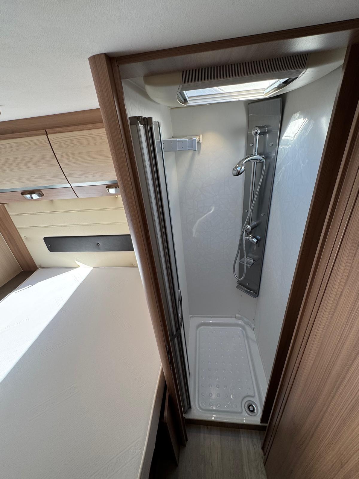 FIAT Pilote Reference 690G I Fiat Ducato 2.3 150PS I Queensbett I Grosse Garage-image-17