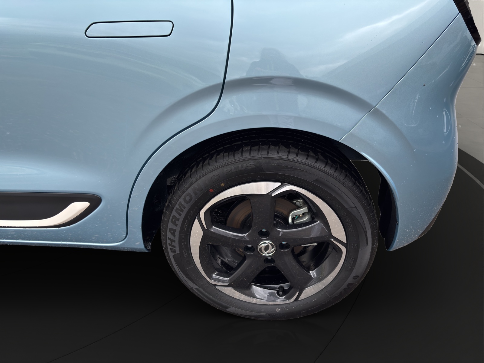 DONGFENG Box Electric-showroom-element-1