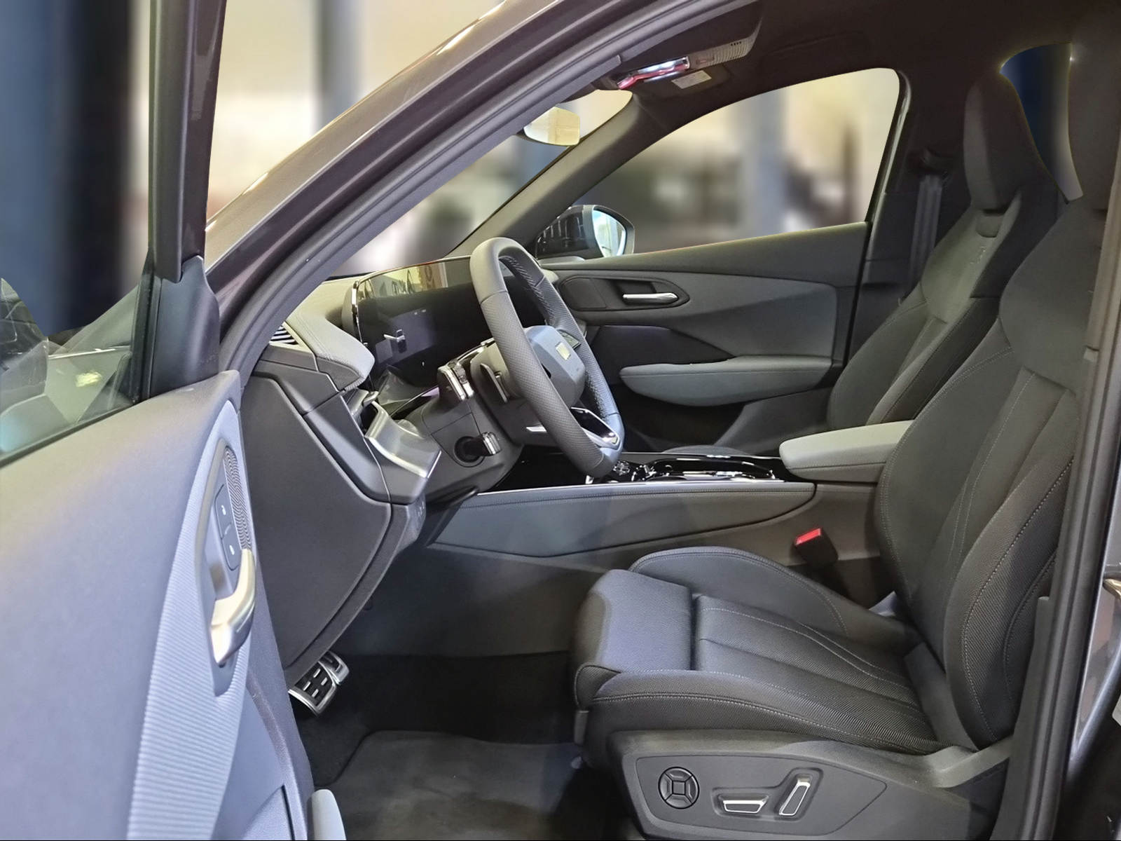 AUDI Q3 SUV TFSI quattro 150 kW S tronic Daytonagrau Perleffekt-image-8