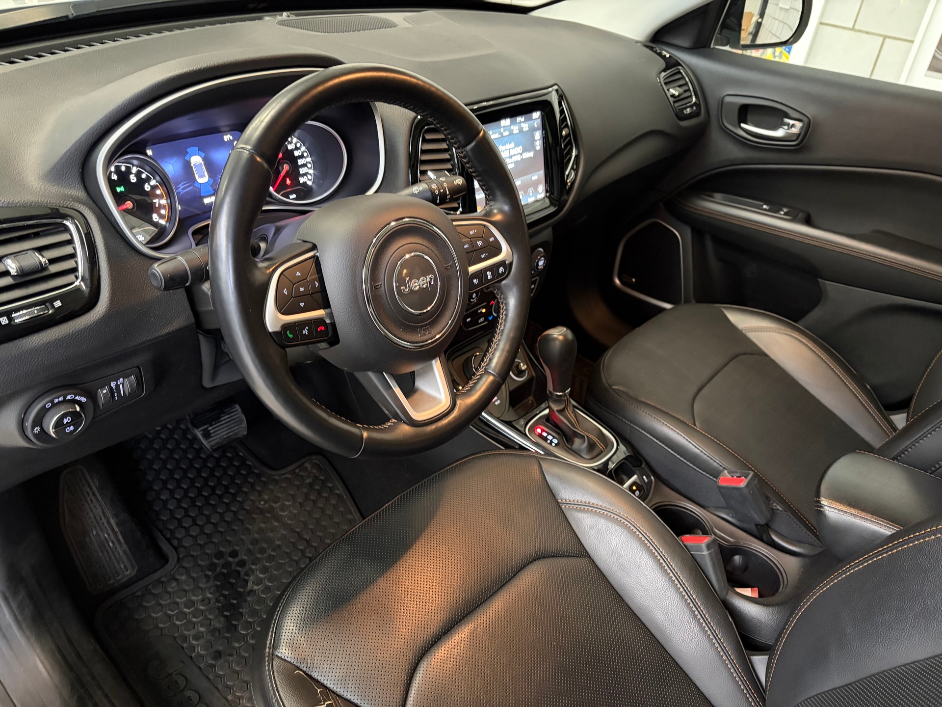 JEEP Compass 1.4 Turbo Limited AWD 9ATX-image-6