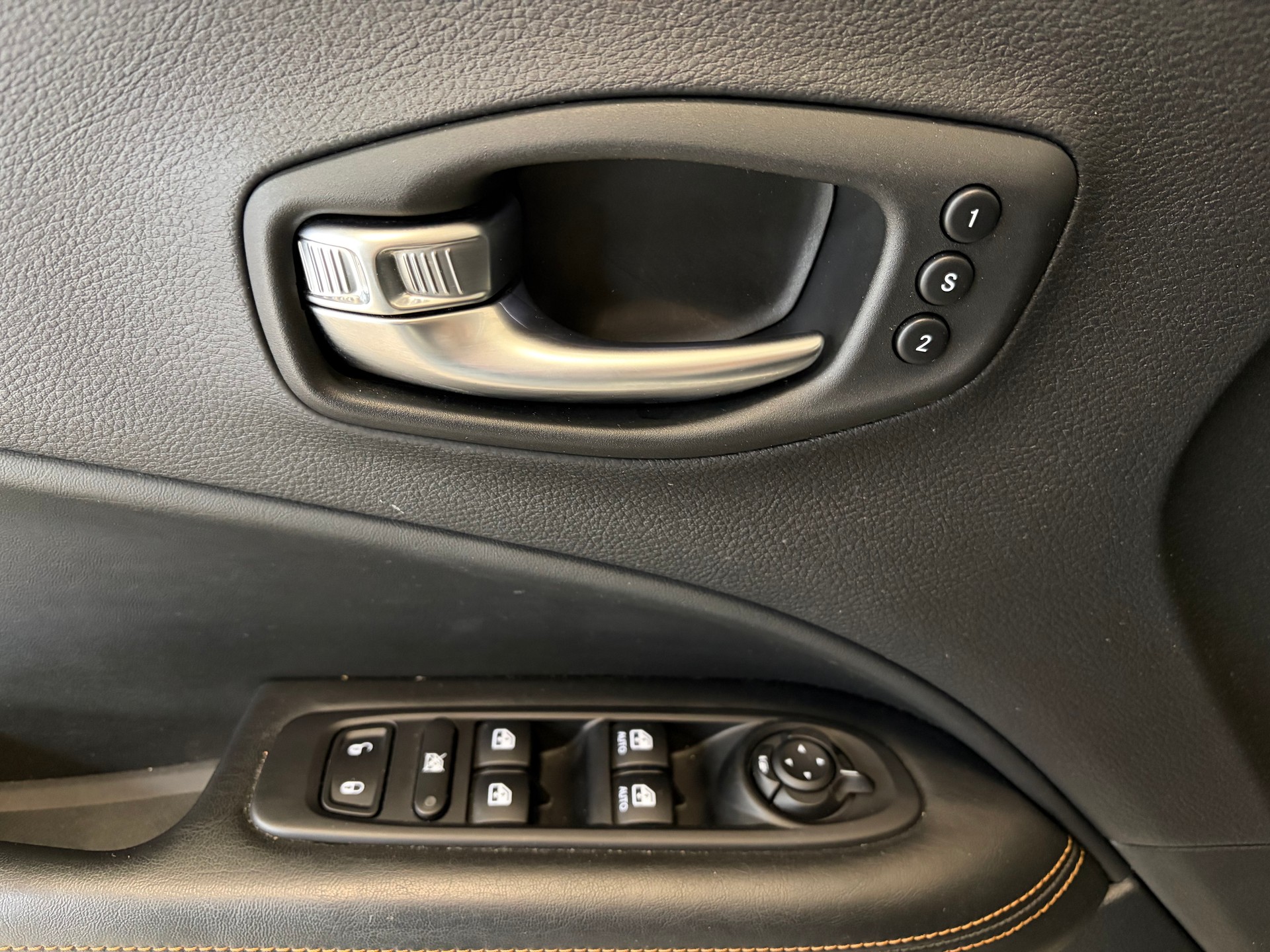 JEEP Compass 1.4 Turbo Limited AWD 9ATX-image-13