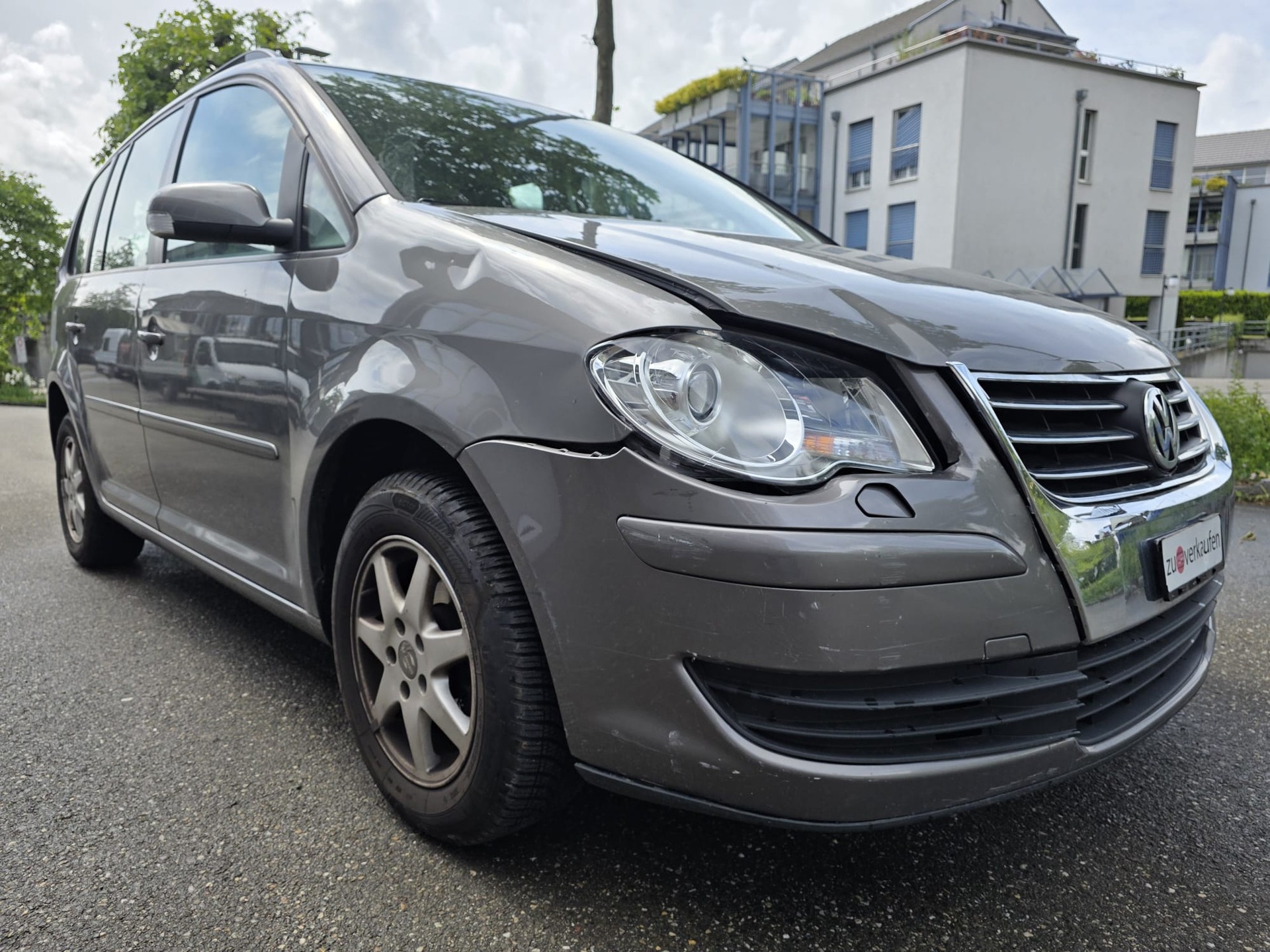 VW Touran 2.0 TDI Highline-image-2