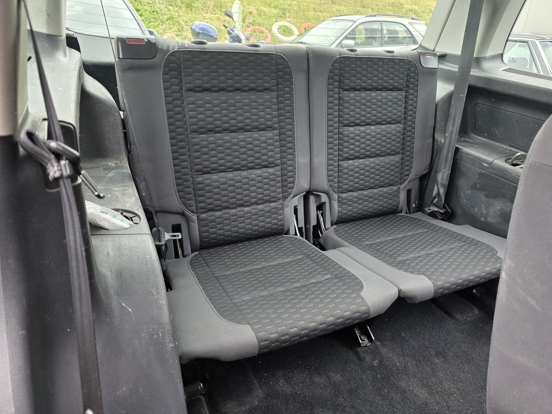 VW Touran 2.0 TDI Highline-image-13