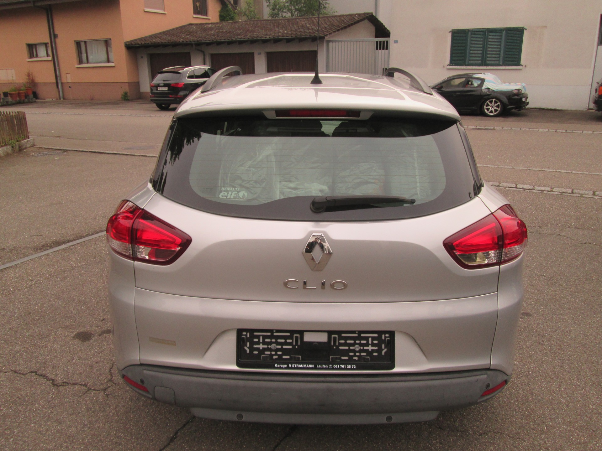 RENAULT Clio Grandtour 1.2 16V Authentique-image-3