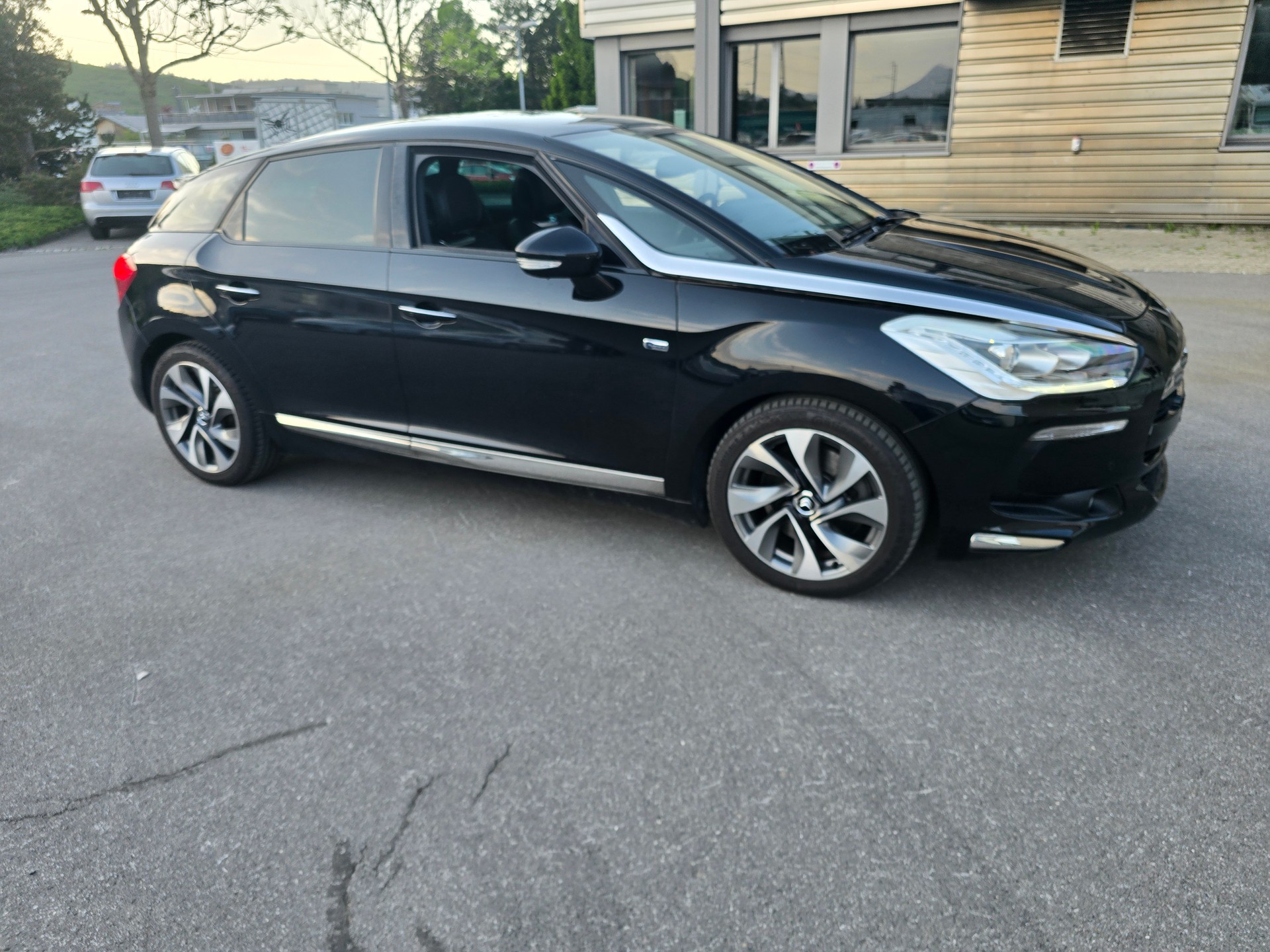 DS AUTOMOBILES DS5 HYbrid4 200 Sport Chic EGS6-image-3