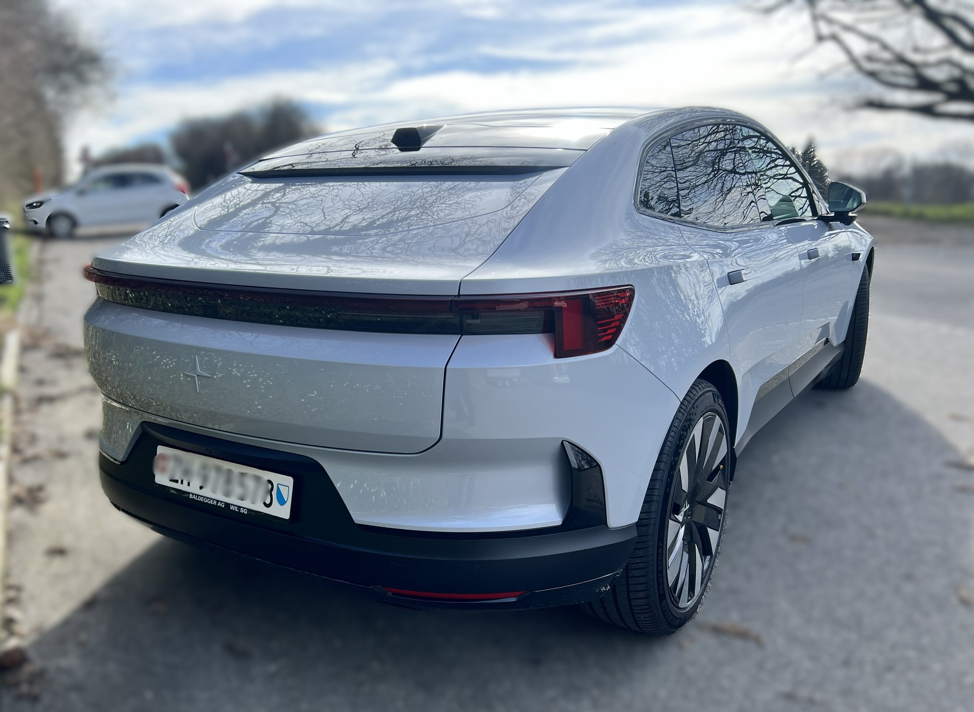 POLESTAR Long Range Dual Motor-image-8