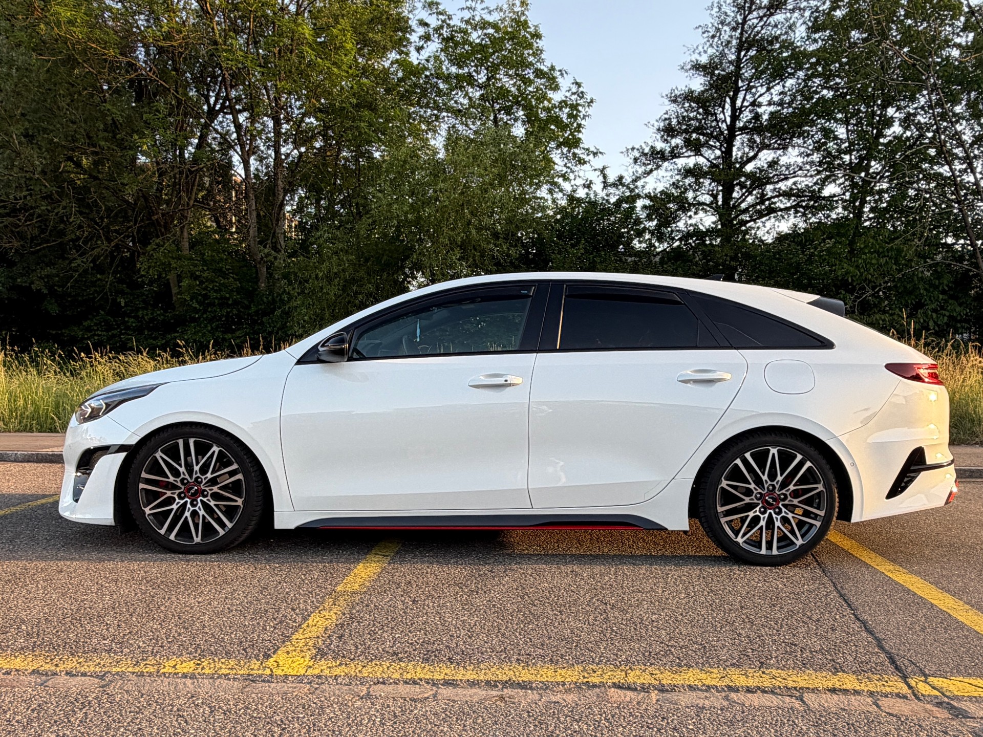 KIA ProCeed 1.6 T-GDi GT-image-1