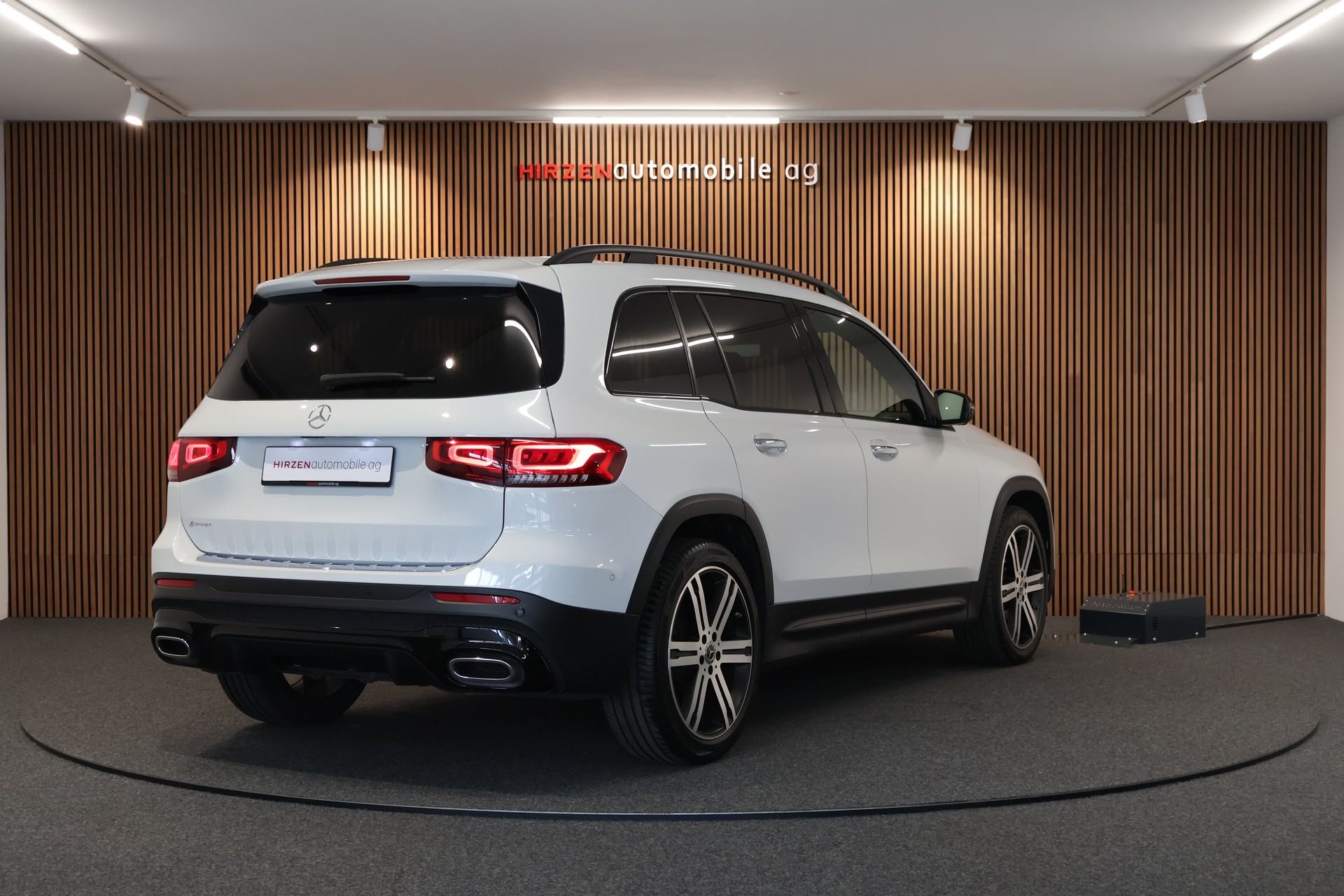 MERCEDES-BENZ GLB 220 d 4Matic AMG Line 8G-Tronic-image-4