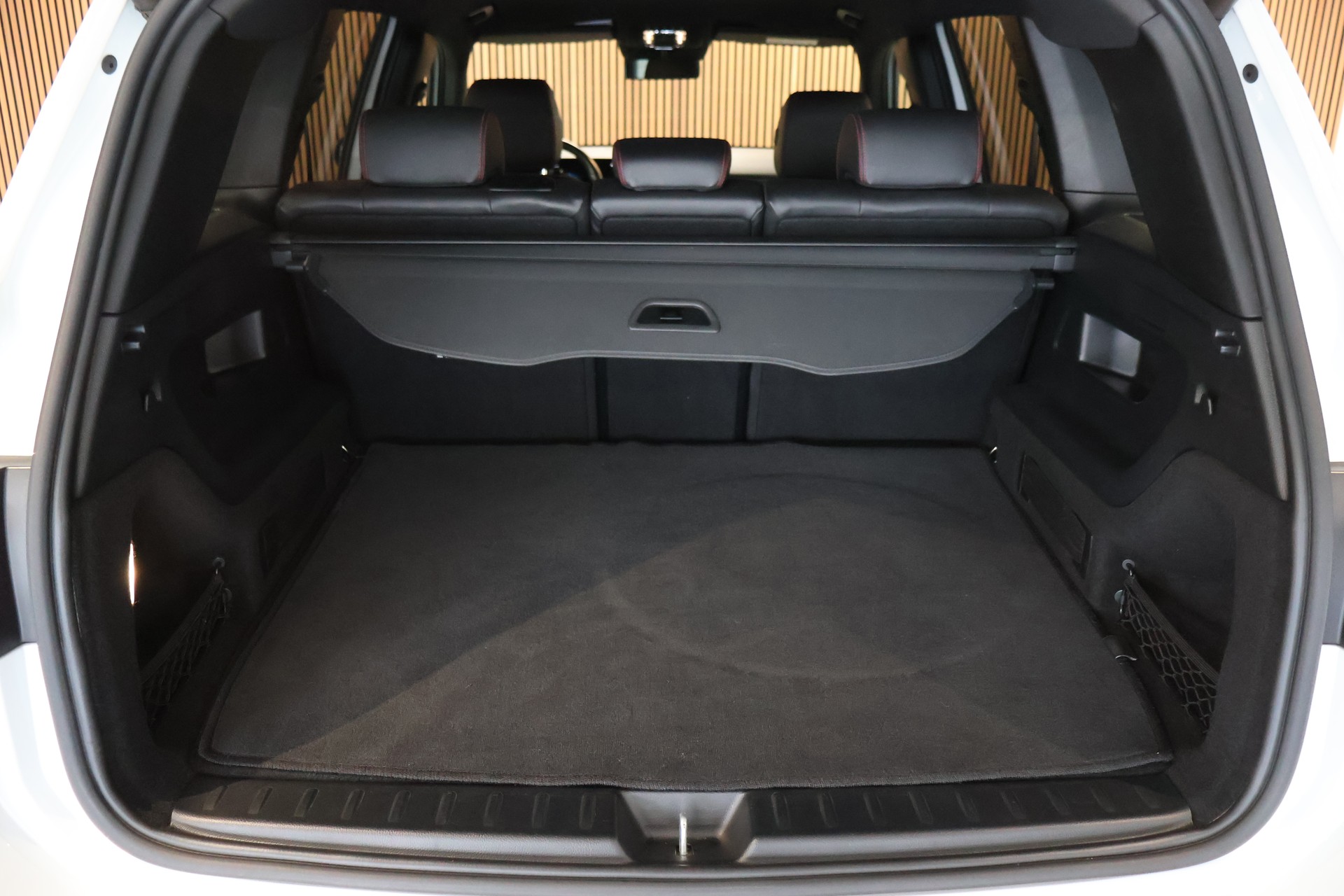 MERCEDES-BENZ GLB 220 d 4Matic AMG Line 8G-Tronic-image-12