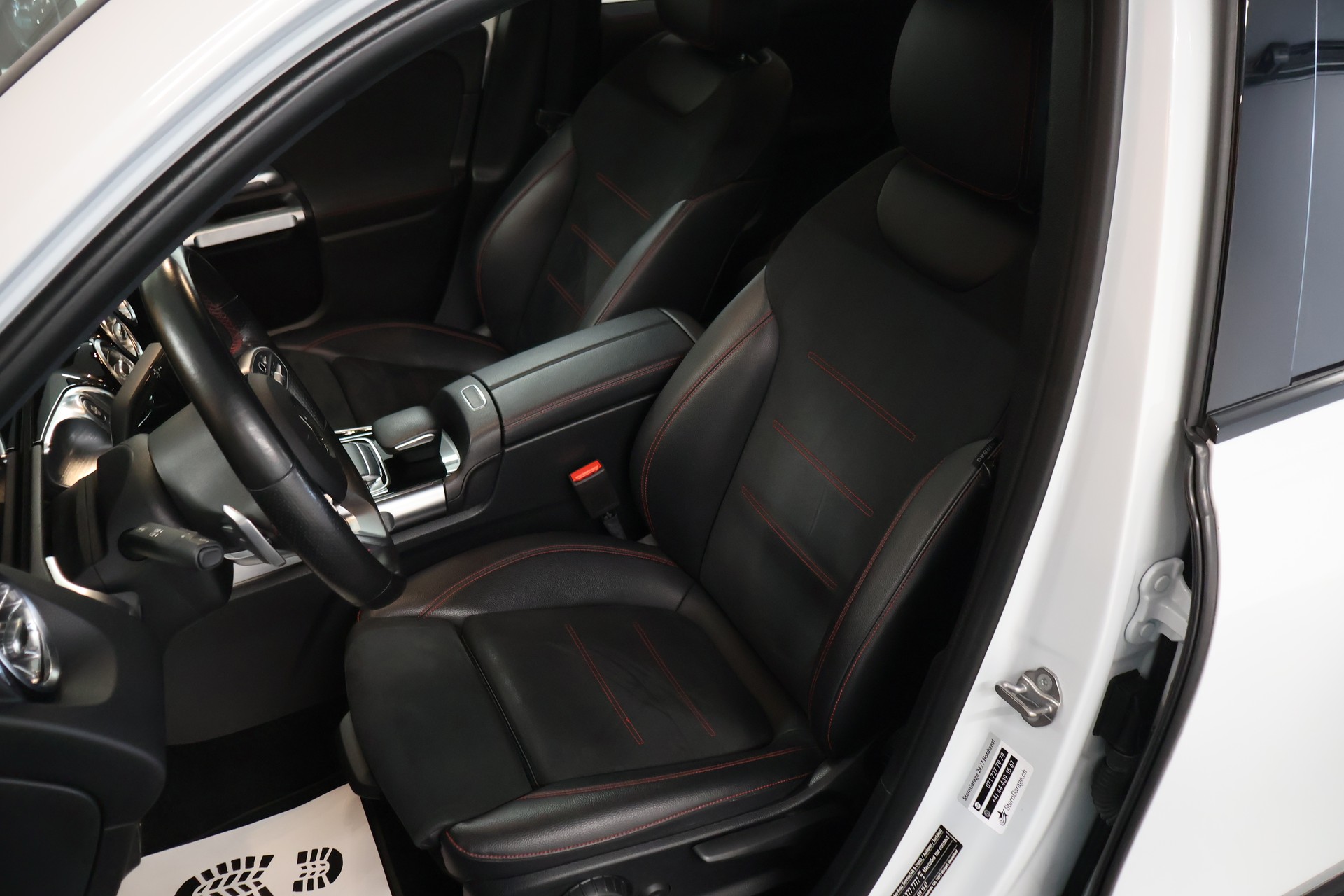 MERCEDES-BENZ GLB 220 d 4Matic AMG Line 8G-Tronic-image-10