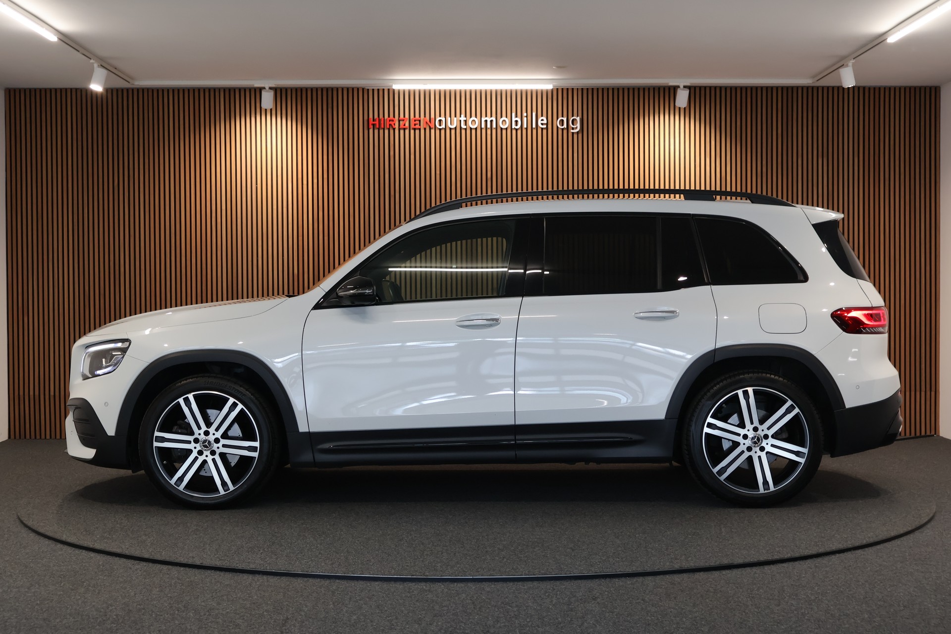 MERCEDES-BENZ GLB 220 d 4Matic AMG Line 8G-Tronic-showroom-element-1