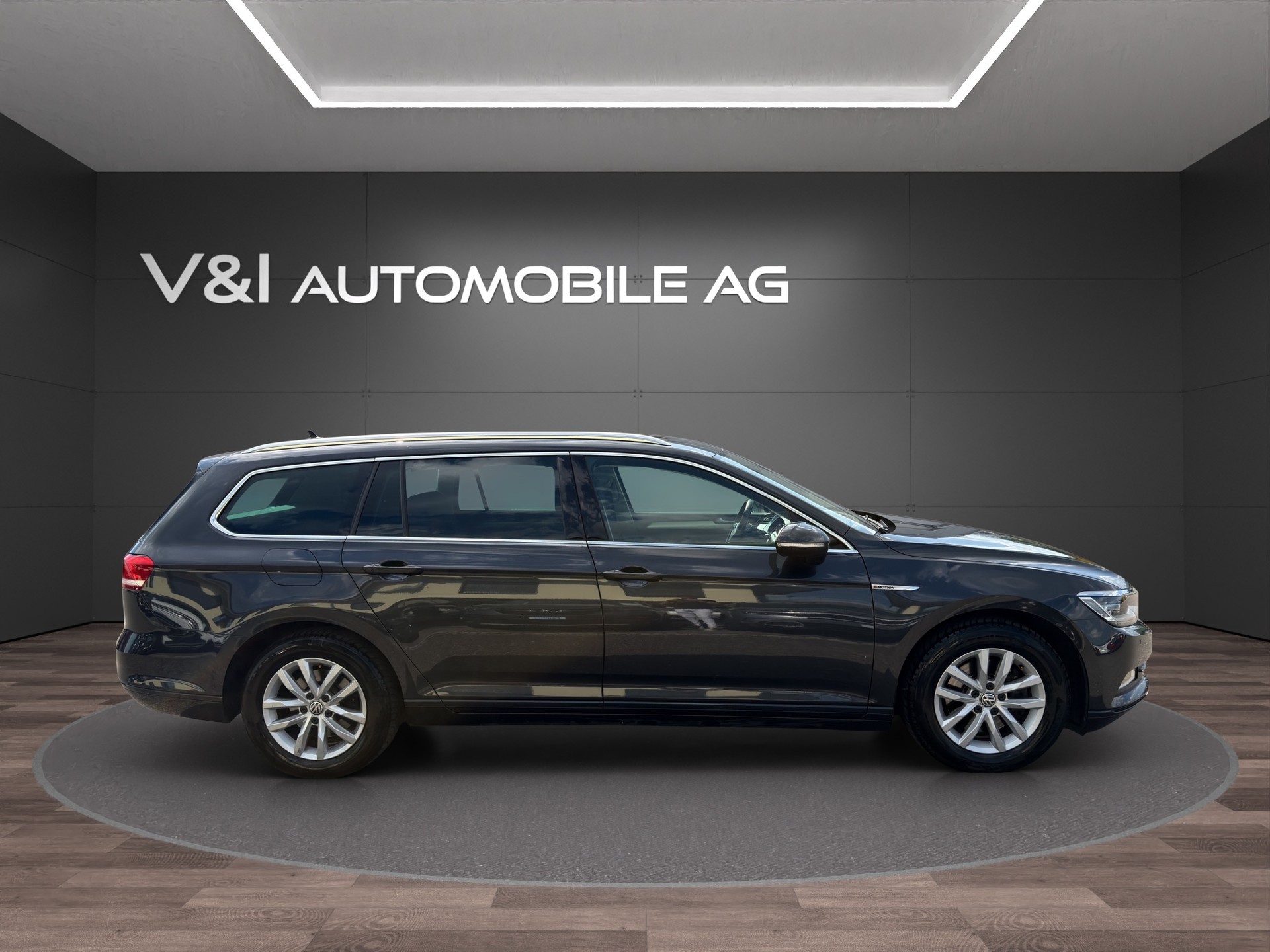VW Passat Variant 2.0 TDI BMT Comfortline DSG 4Motion-image-7