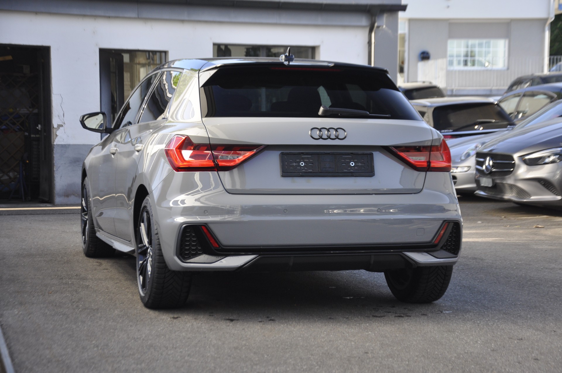 AUDI A1 Sportback 30 TFSI S Line S-tronic-image-15