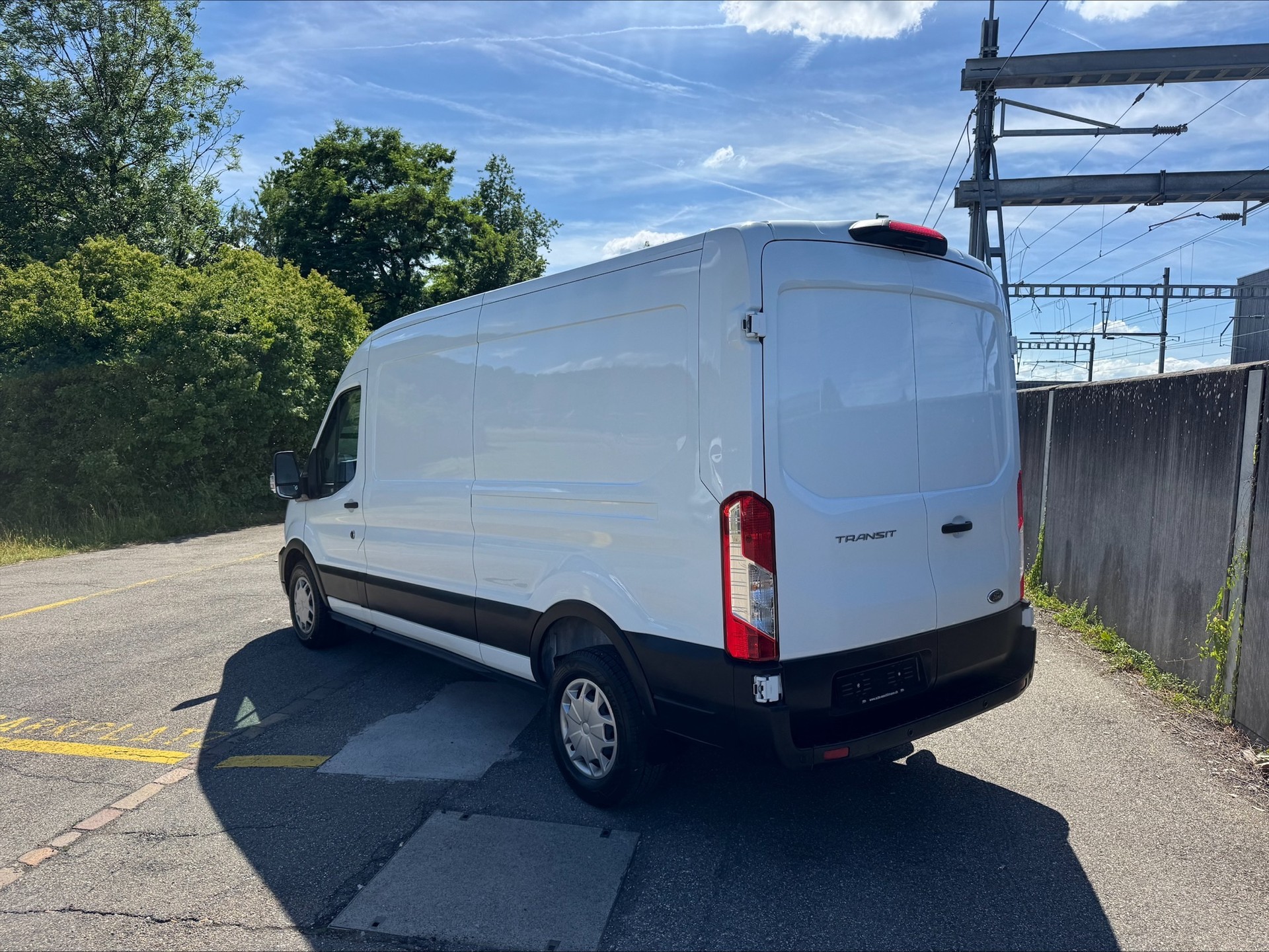 FORD Transit Van 350 L3 Trend 2.0 TDCi 130 FWD A-showroom-element-2