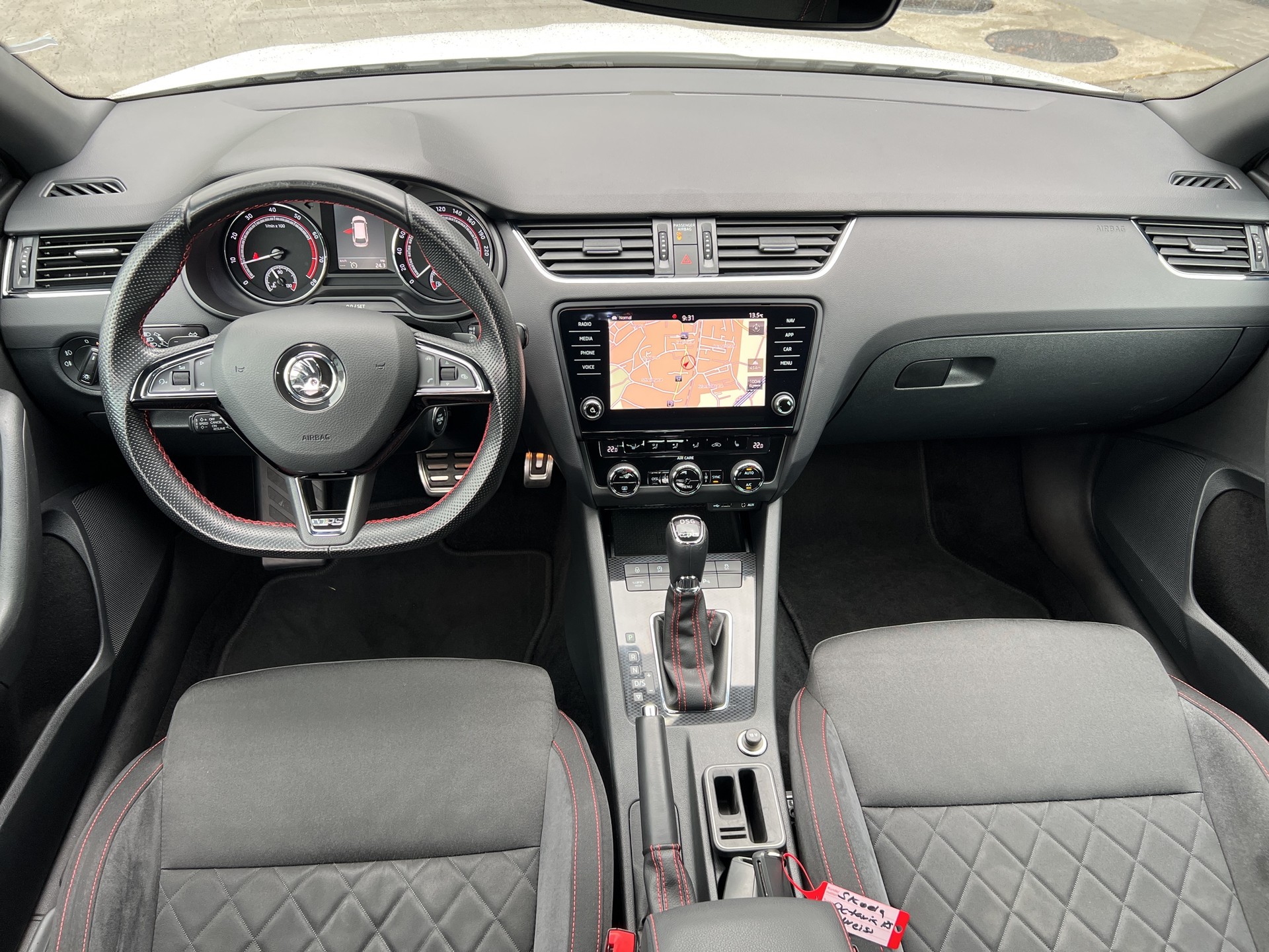 SKODA Octavia Combi 2.0 TSI RS DSG-image-8