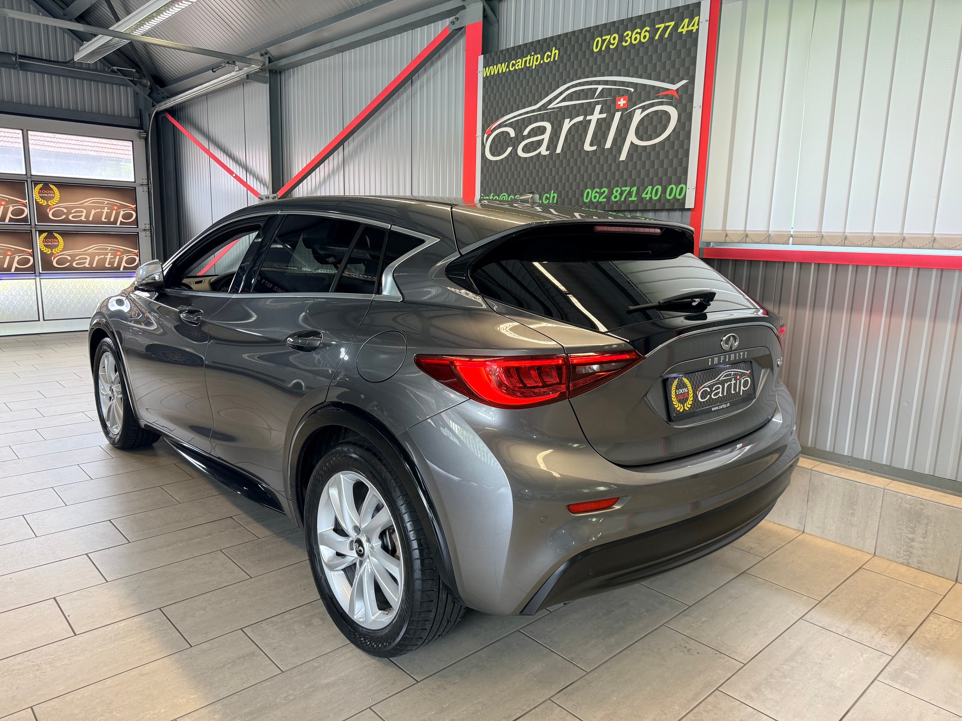 INFINITI Q30 Business Executive FWD DCT-image-7