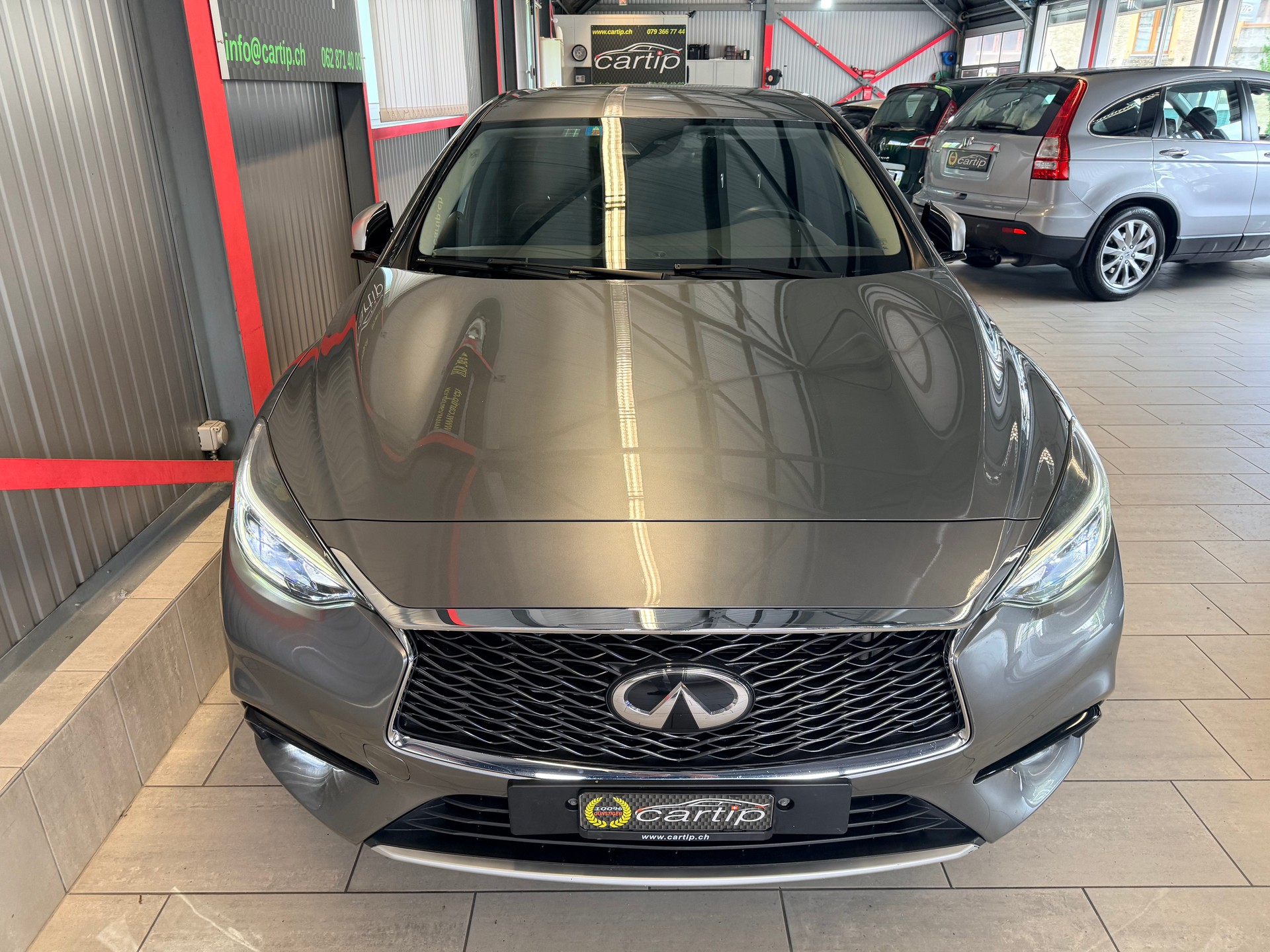 INFINITI Q30 Business Executive FWD DCT-image-4