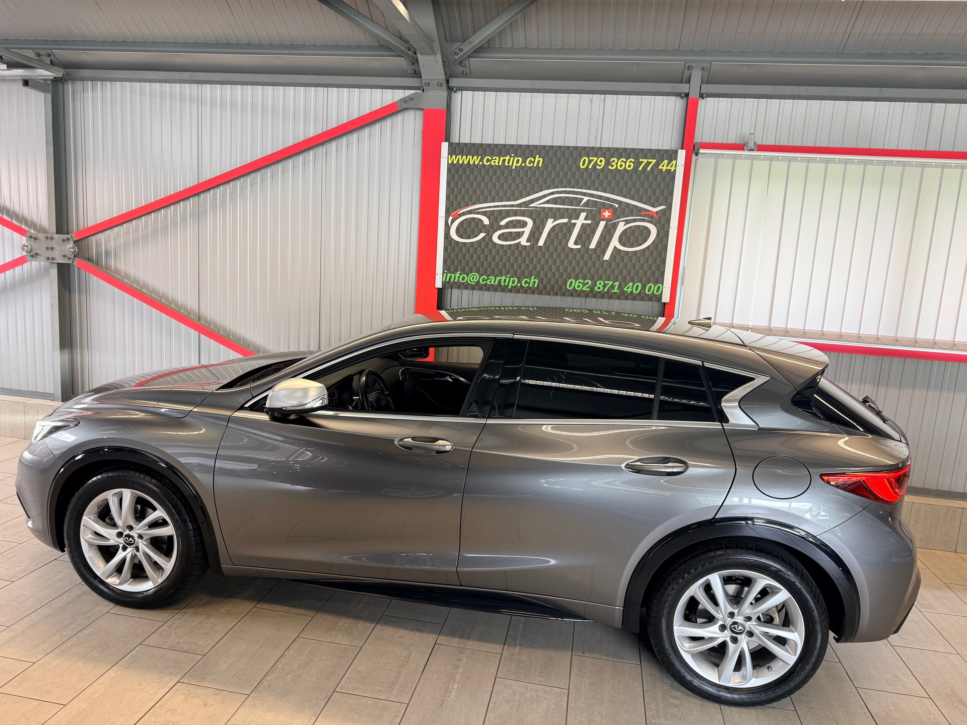 INFINITI Q30 Business Executive FWD DCT-image-6