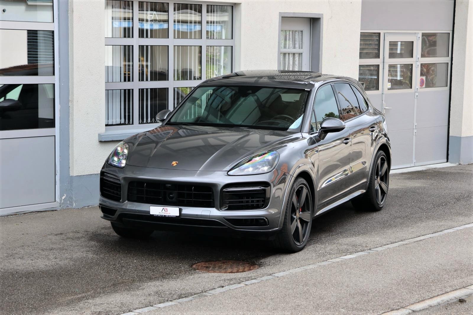 PORSCHE Cayenne GTS (CH) "2+2y Approved"