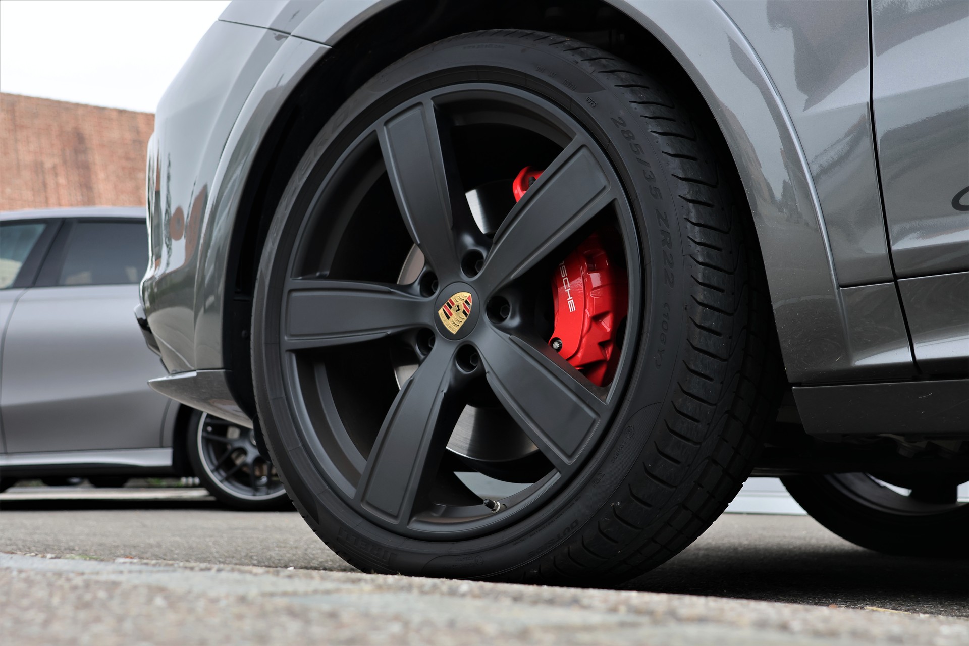 PORSCHE Cayenne GTS (CH) "2+2y Approved"-image-8