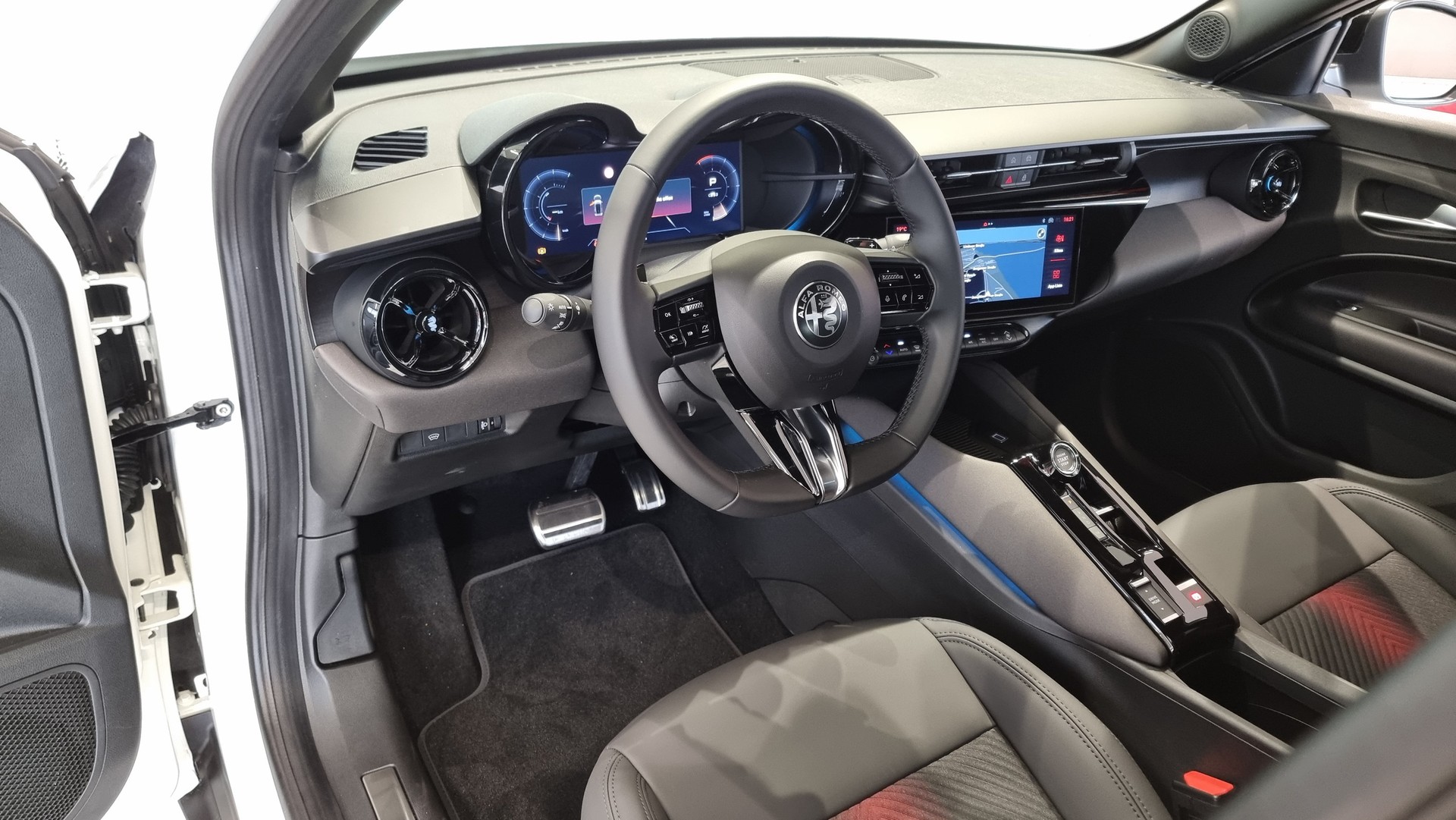 ALFA ROMEO Junior 1.2 Ibrida Speciale-image-17