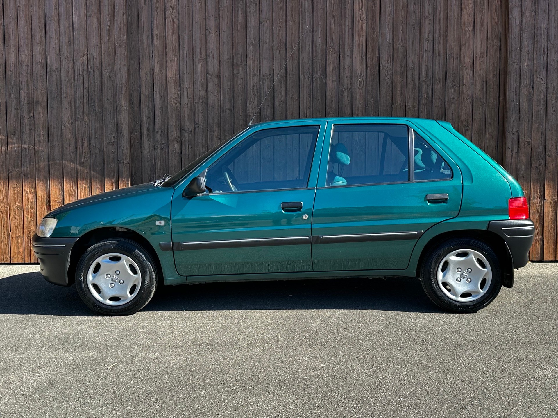 PEUGEOT 106-image-4
