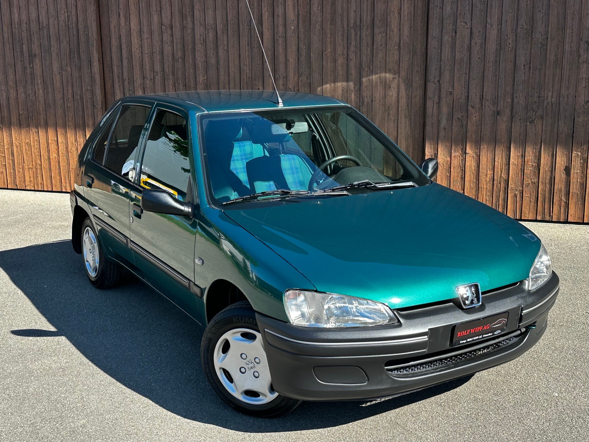 PEUGEOT 106-showroom-element-1