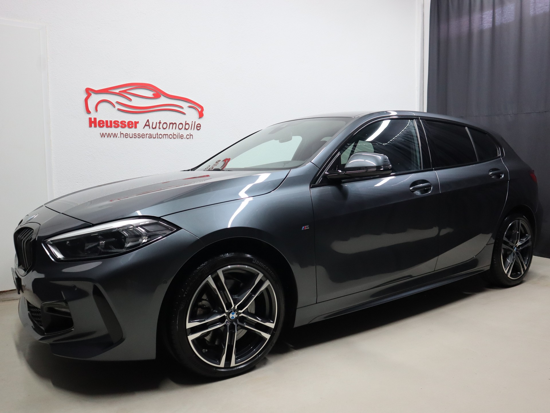 BMW 120d xDrive Steptronic M Sport - Navi - LED - Teil-Leder - Kamera - 190 PS-showroom-element-1