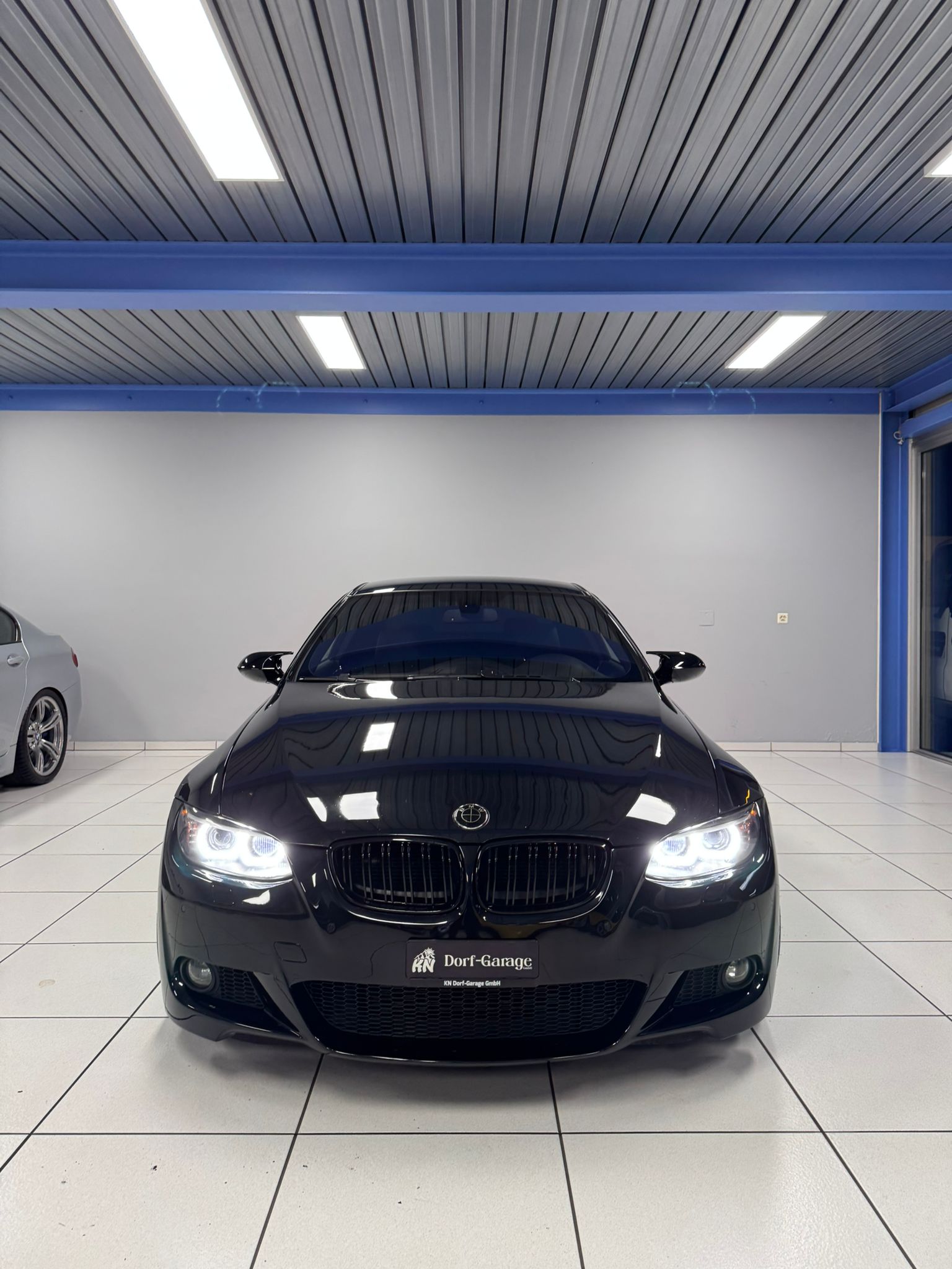 BMW 335i xDrive Coupé Steptronic-showroom-element-1