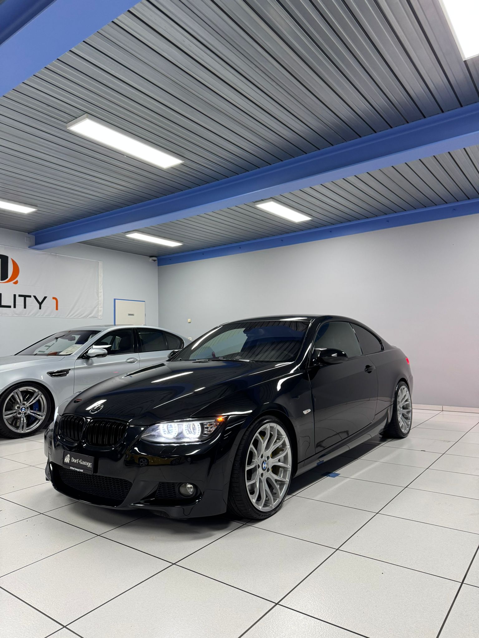 BMW 335i xDrive Coupé Steptronic-showroom-element-2