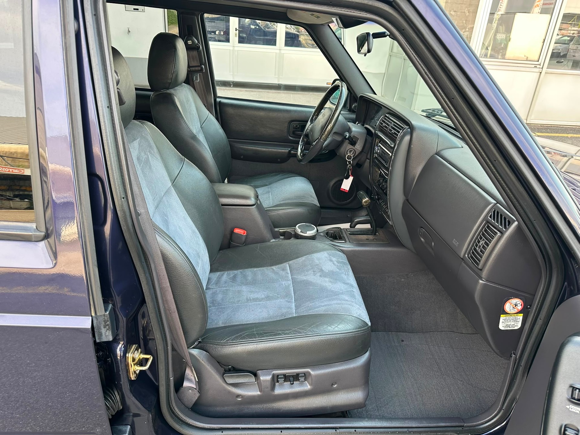 JEEP Cherokee 4.0 Sport Ltd-image-14