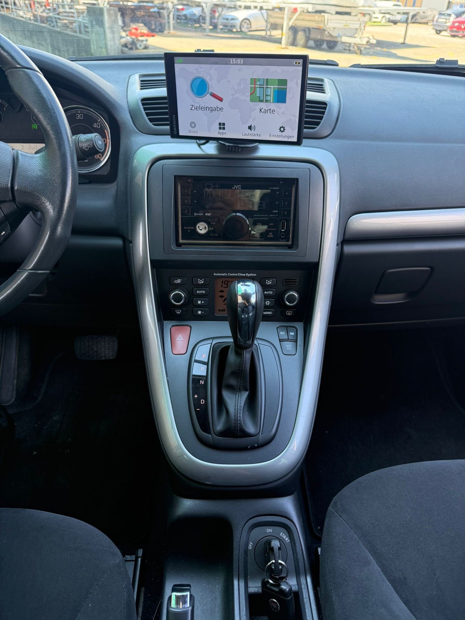 FIAT Croma 1.9 16V JTD Dynamic Automatic-image-11