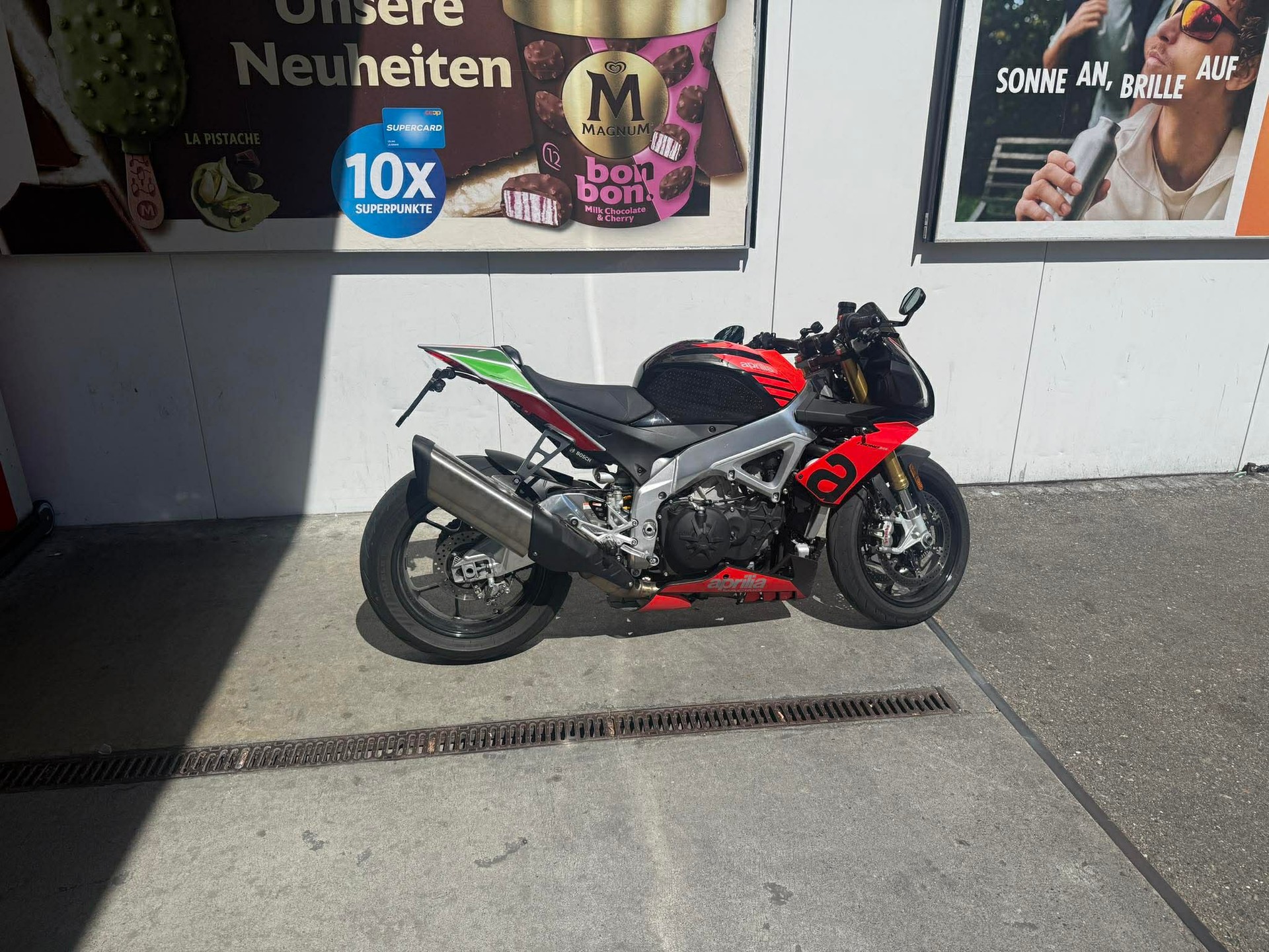 APRILIA Tuono V4 1100 RR-image-0