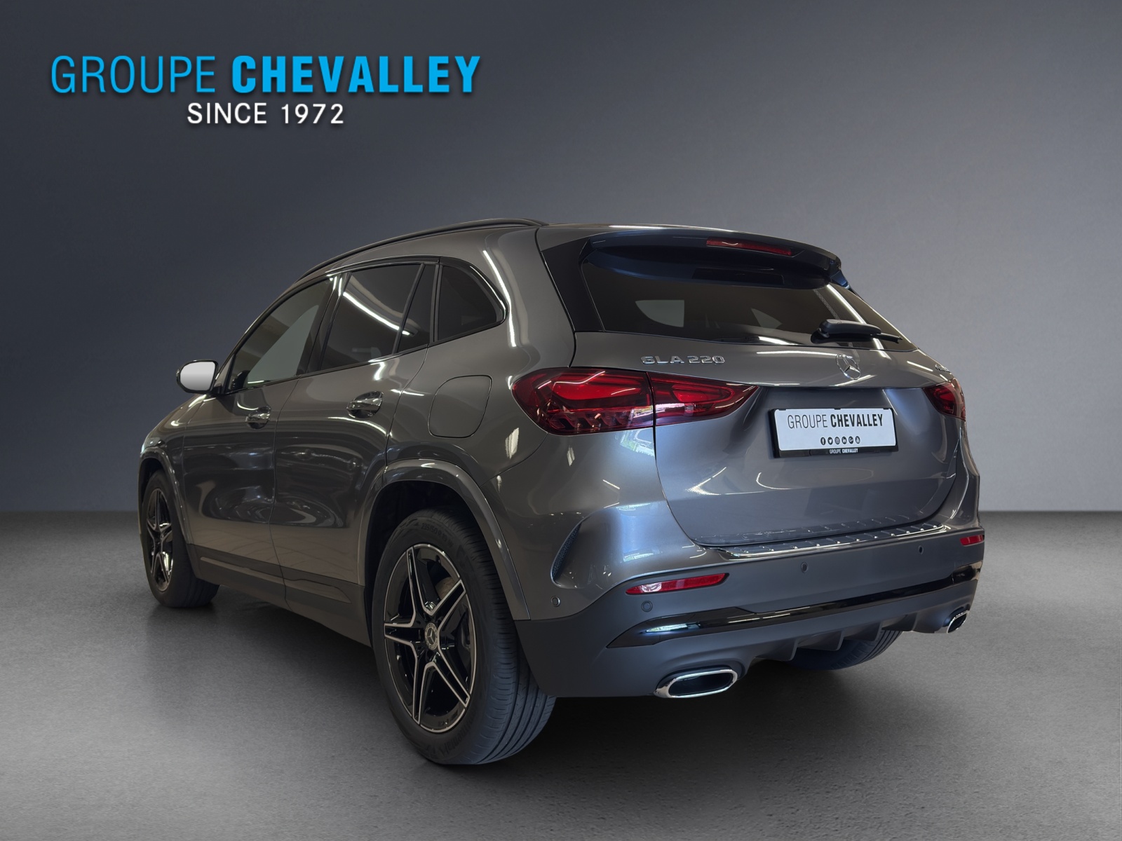 MERCEDES-BENZ GLA 220 4M-showroom-element-2