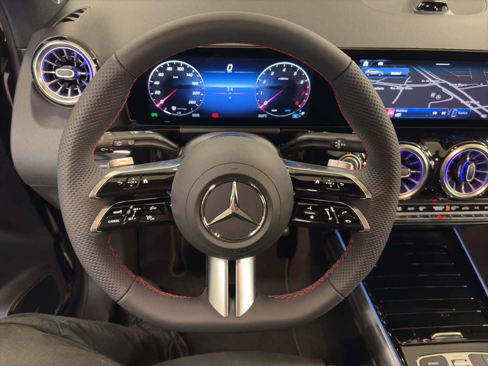 MERCEDES-BENZ GLA 220 4M-image-6