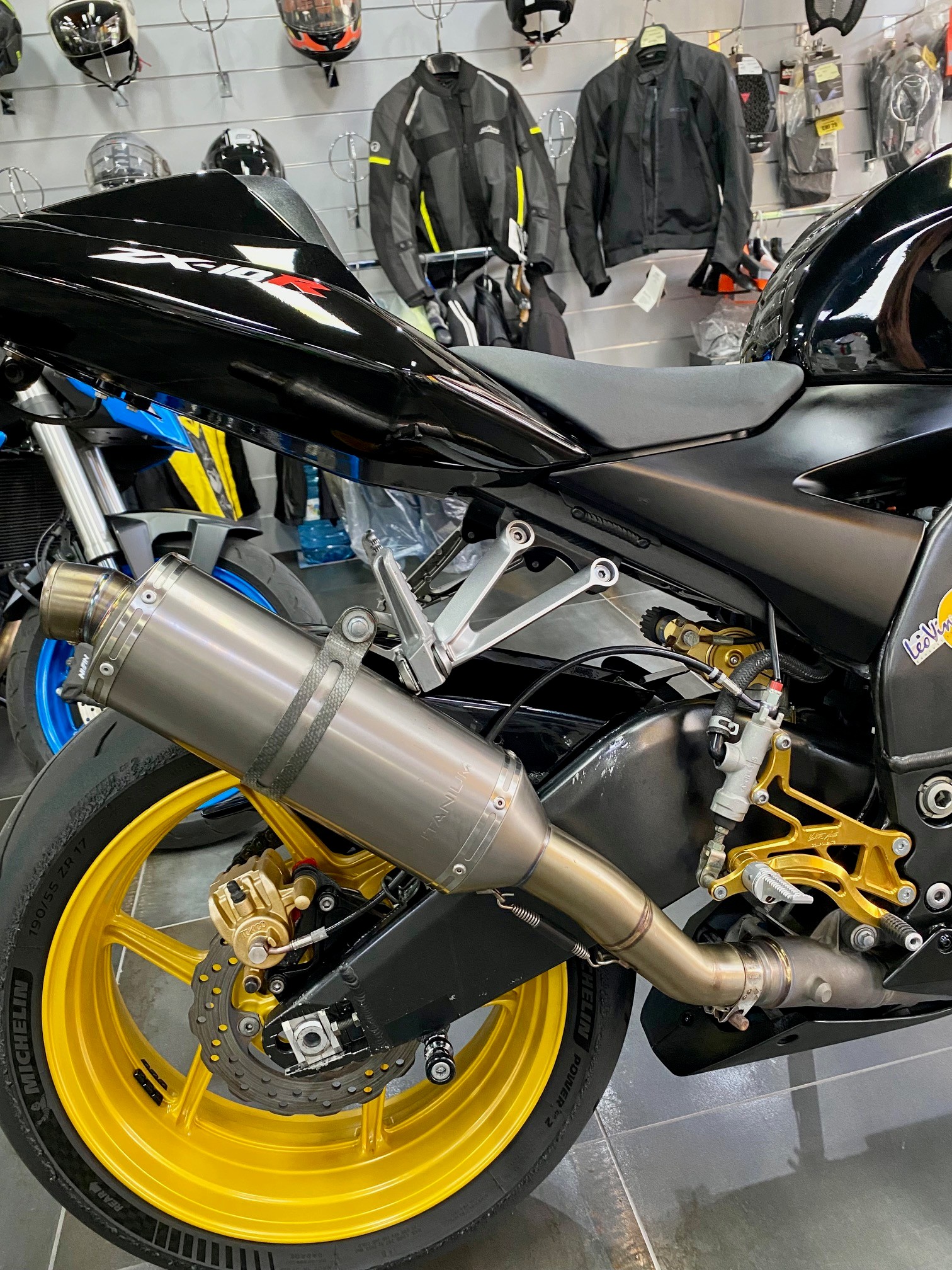 KAWASAKI Ninja ZX-10R-image-3