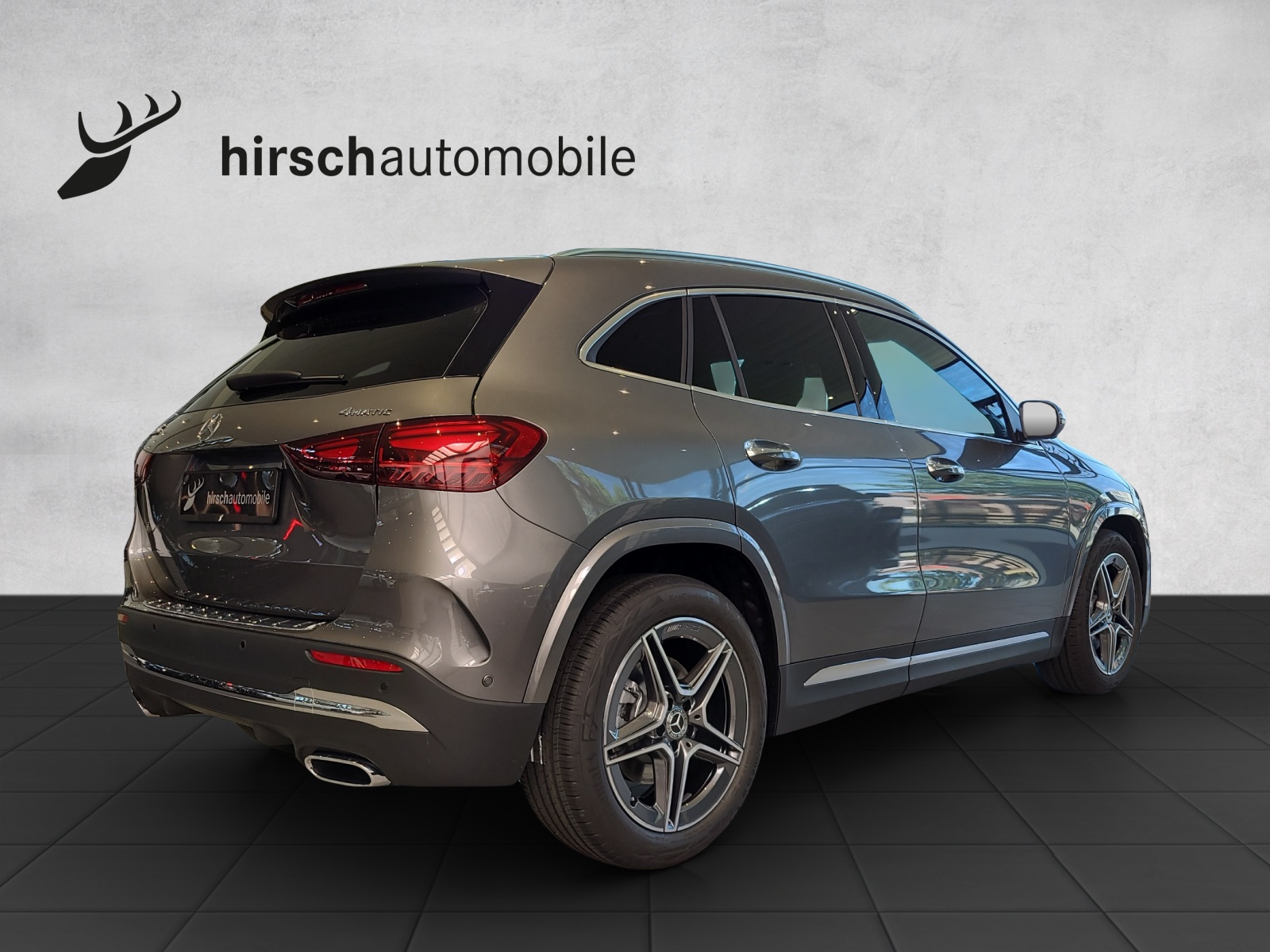 MERCEDES-BENZ GLA 220 4Matic 8G-DCT-showroom-element-3