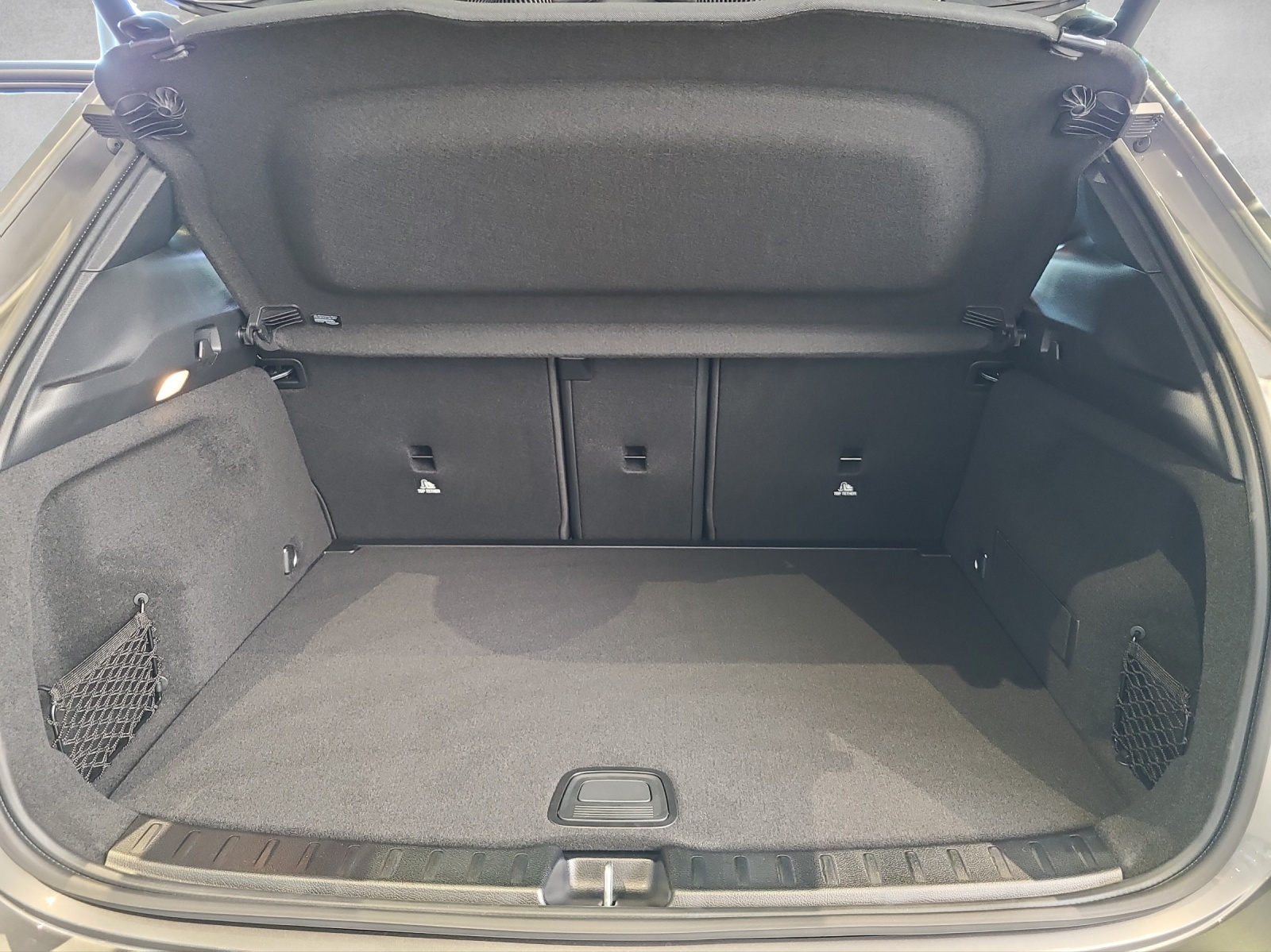 MERCEDES-BENZ GLA 220 4Matic 8G-DCT-image-13