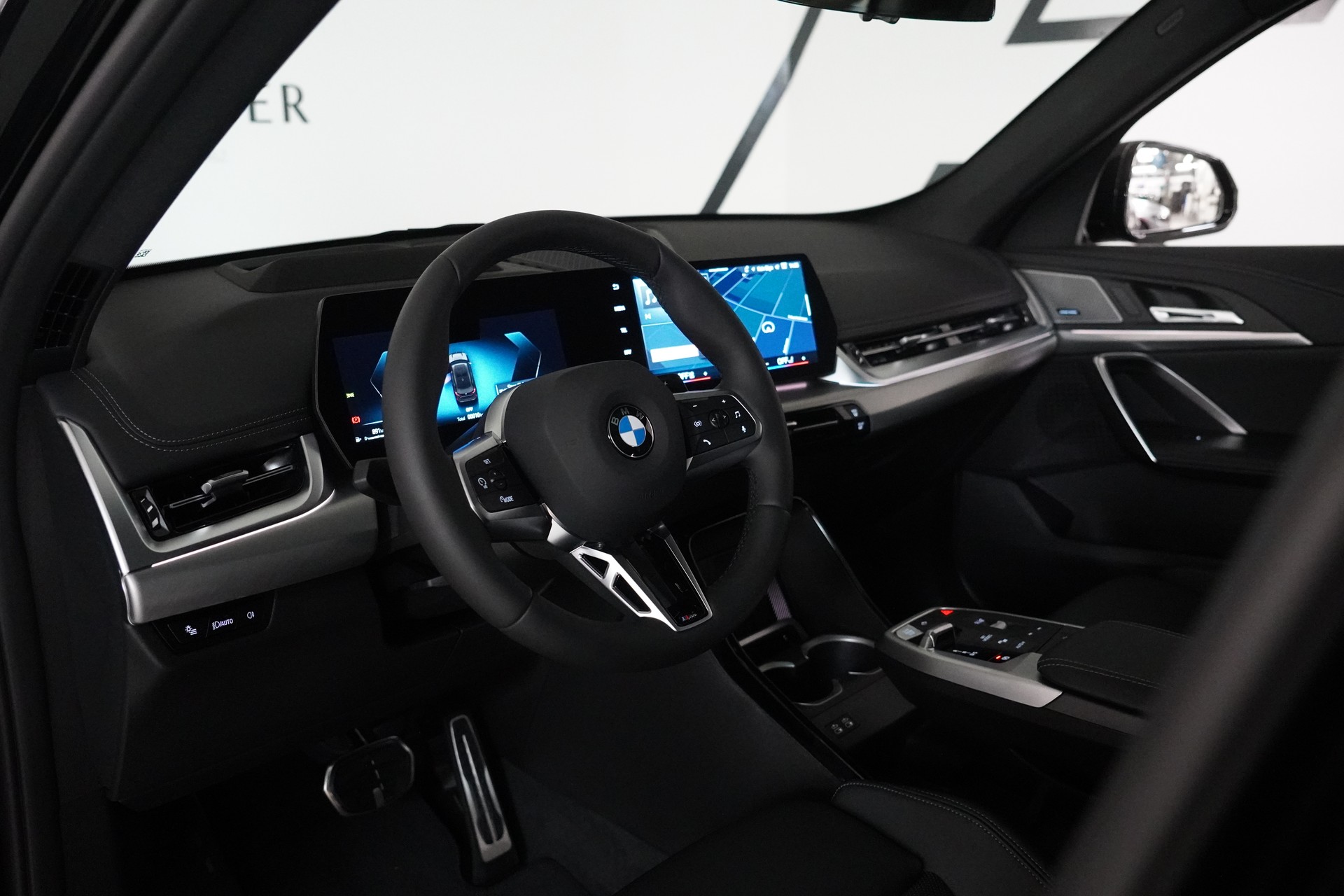 BMW X1 xDrive 23d 48V M Sport Pro-image-24