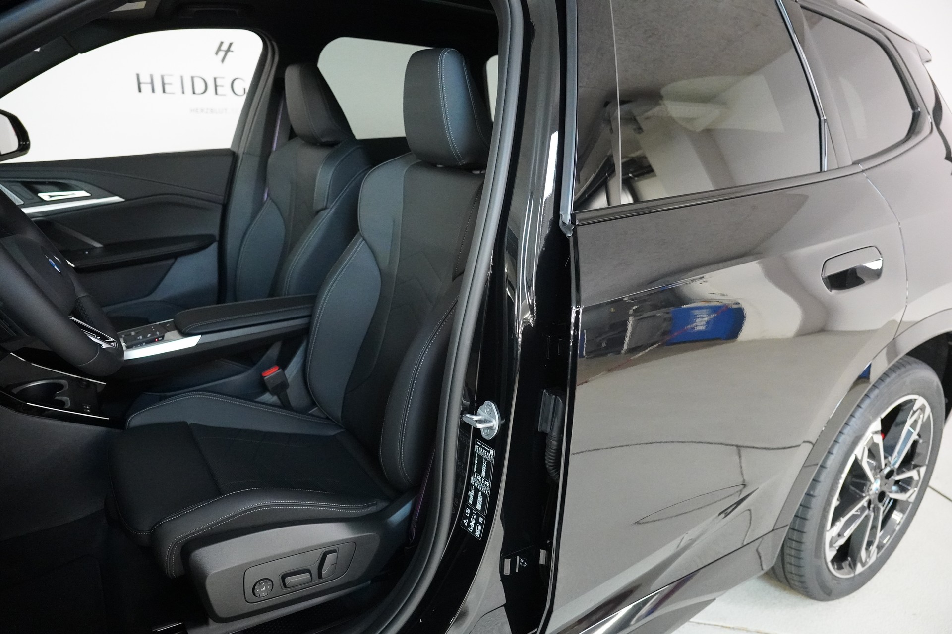 BMW X1 xDrive 23d 48V M Sport Pro-image-11