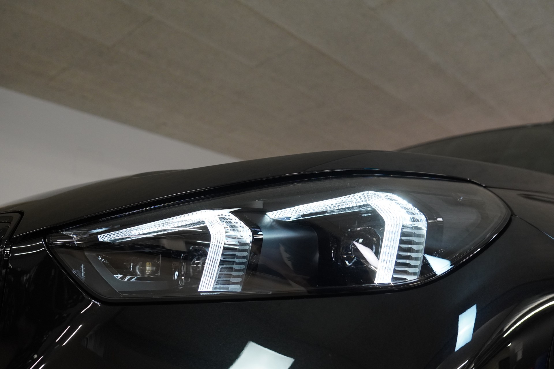 BMW X1 xDrive 23d 48V M Sport Pro-image-8